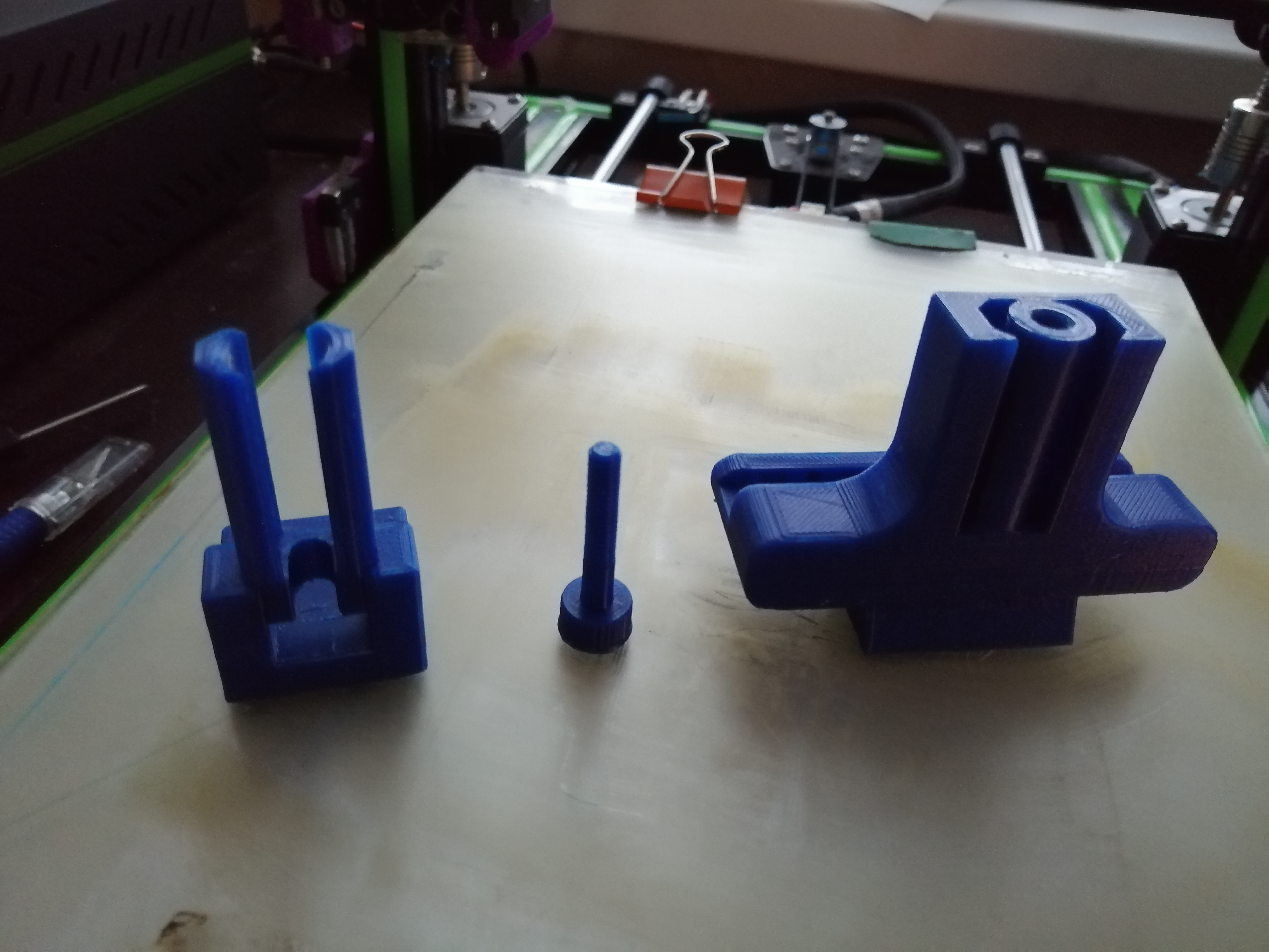 Tripod için akıllı telefon sahibi (Plastik Aparattır!!!)
