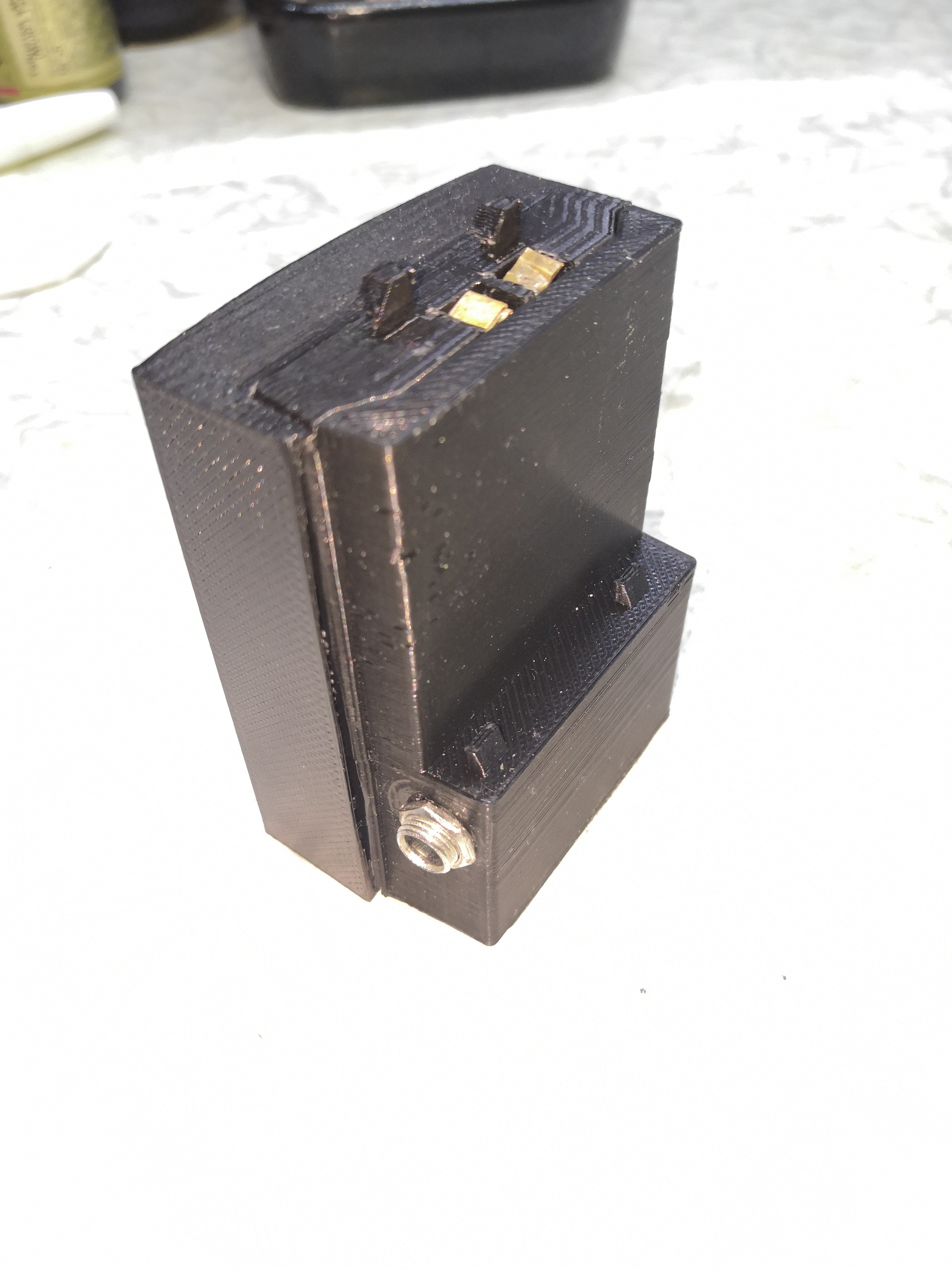 ALINCO DJ 191 pst pil kutusu (Plastik Aparattır!!!)