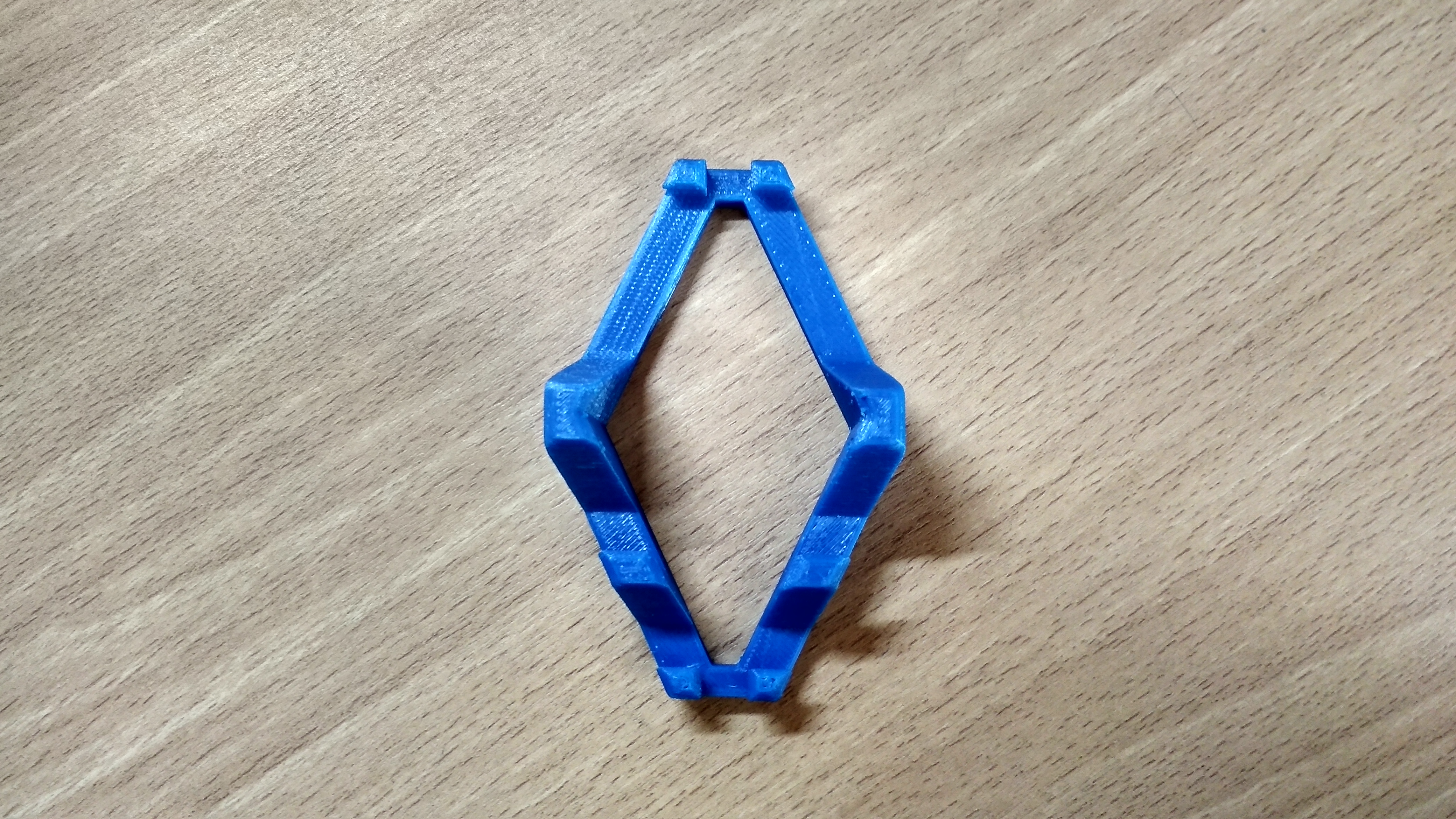 Akıllı telefon ve/veya tablet için evrensel stand (Plastik Aparattır!!!)