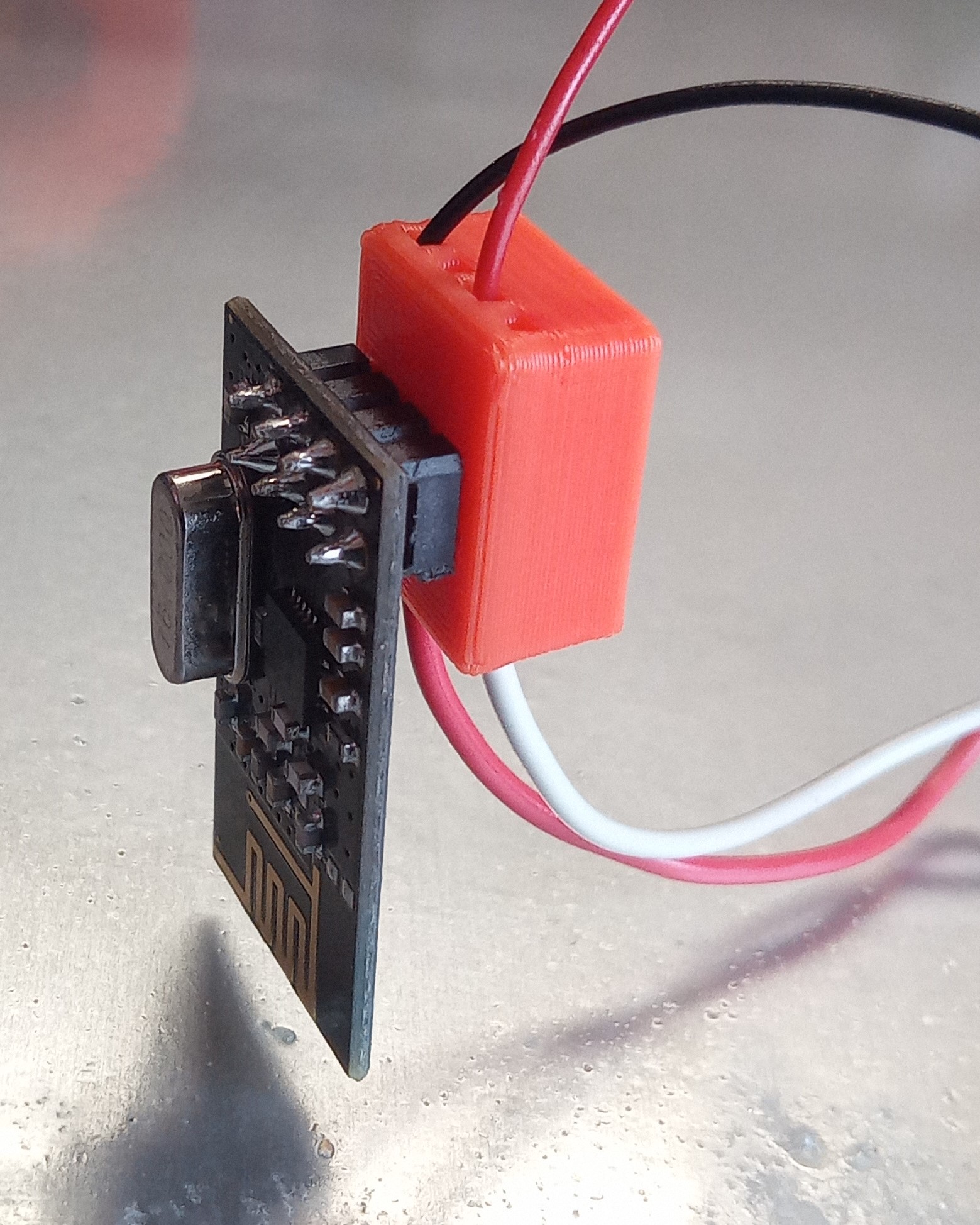 NRF21 veya ESP8266-01'i bağlamak için panel (Plastik Aparattır!!!)