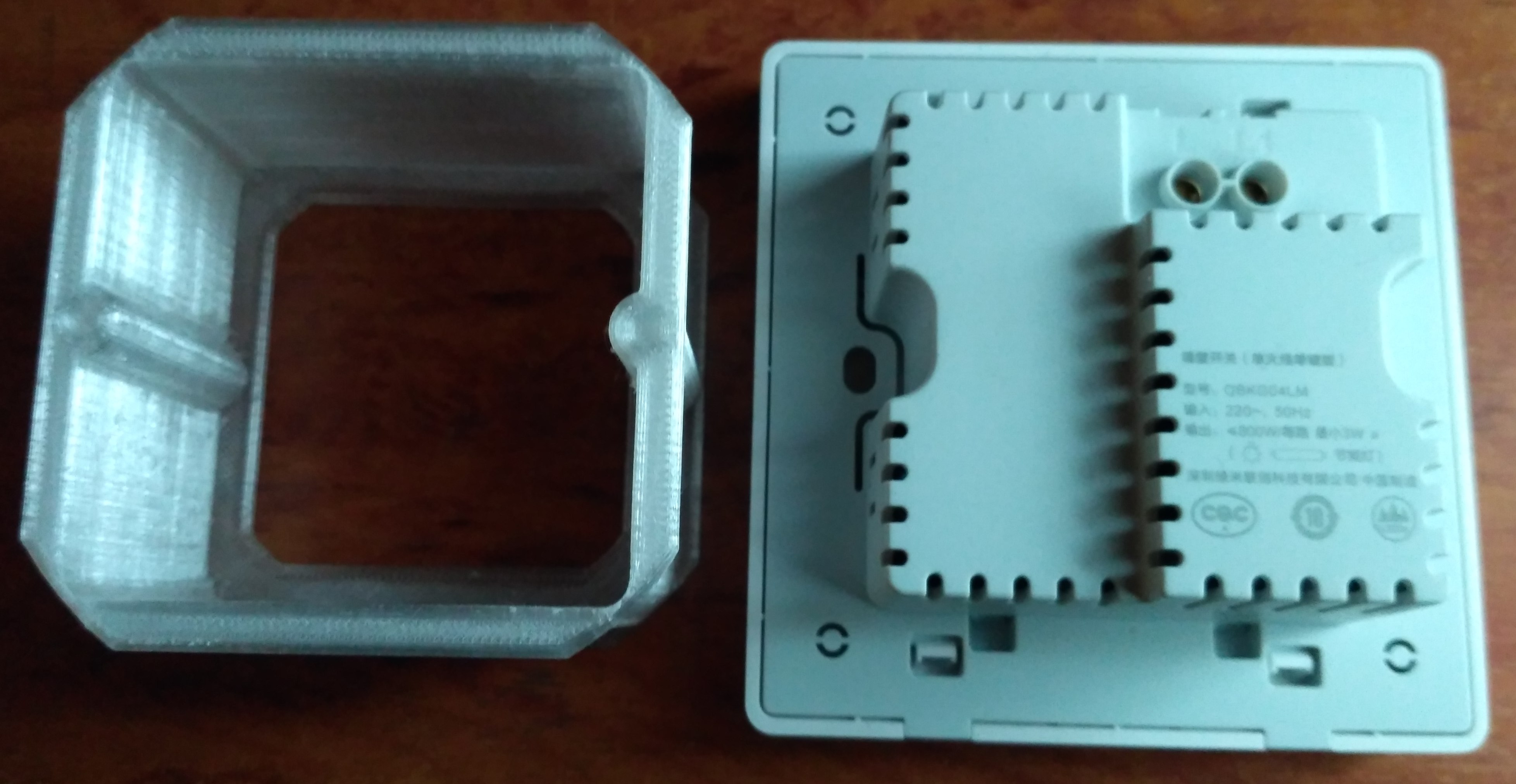 Çin Akara anahtarı için priz kutusu 58x58x40 mm (Plastik Aparattır!!!) Çin Akara anahtarı için priz kutusu 58x58x40 mm (Plastik Aparattır!!!)