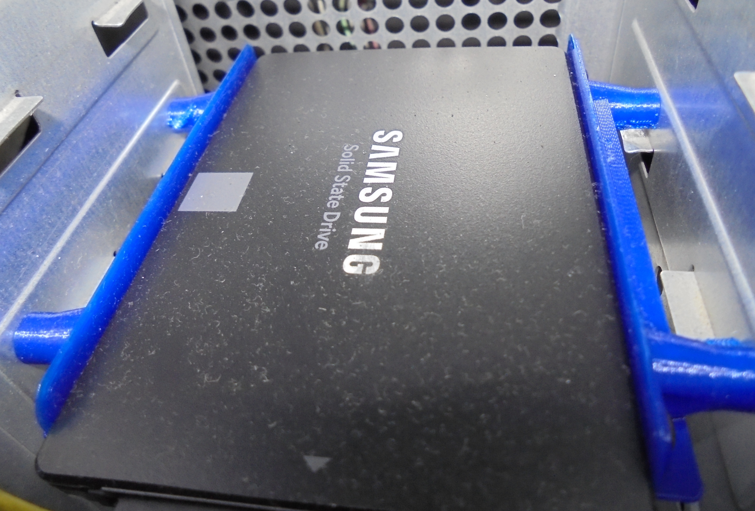 Konektör 3.5'e SSD veya Dizüstü Bilgisayar HDD 2.5'i takmak için CrossBar Monte (Plastik Aparattır!!!)