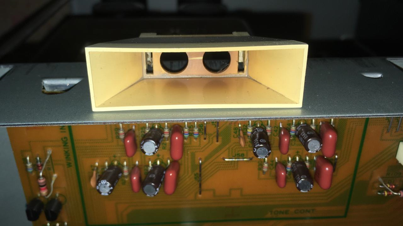 Muhafaza gölgeli ön panel amplifikatörü Kenwood KA-990V (Plastik Aparattır!!!) Muhafaza gölgeli ön panel amplifikatörü Kenwood KA-990V (Plastik Aparattır!!!)
