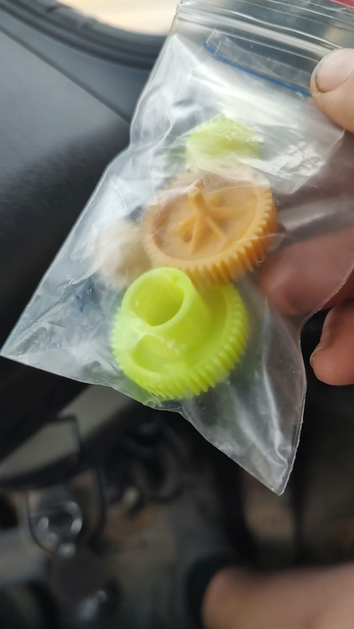 Datsun'un farklı tekerleği büyük (Plastik Aparattır!!!)