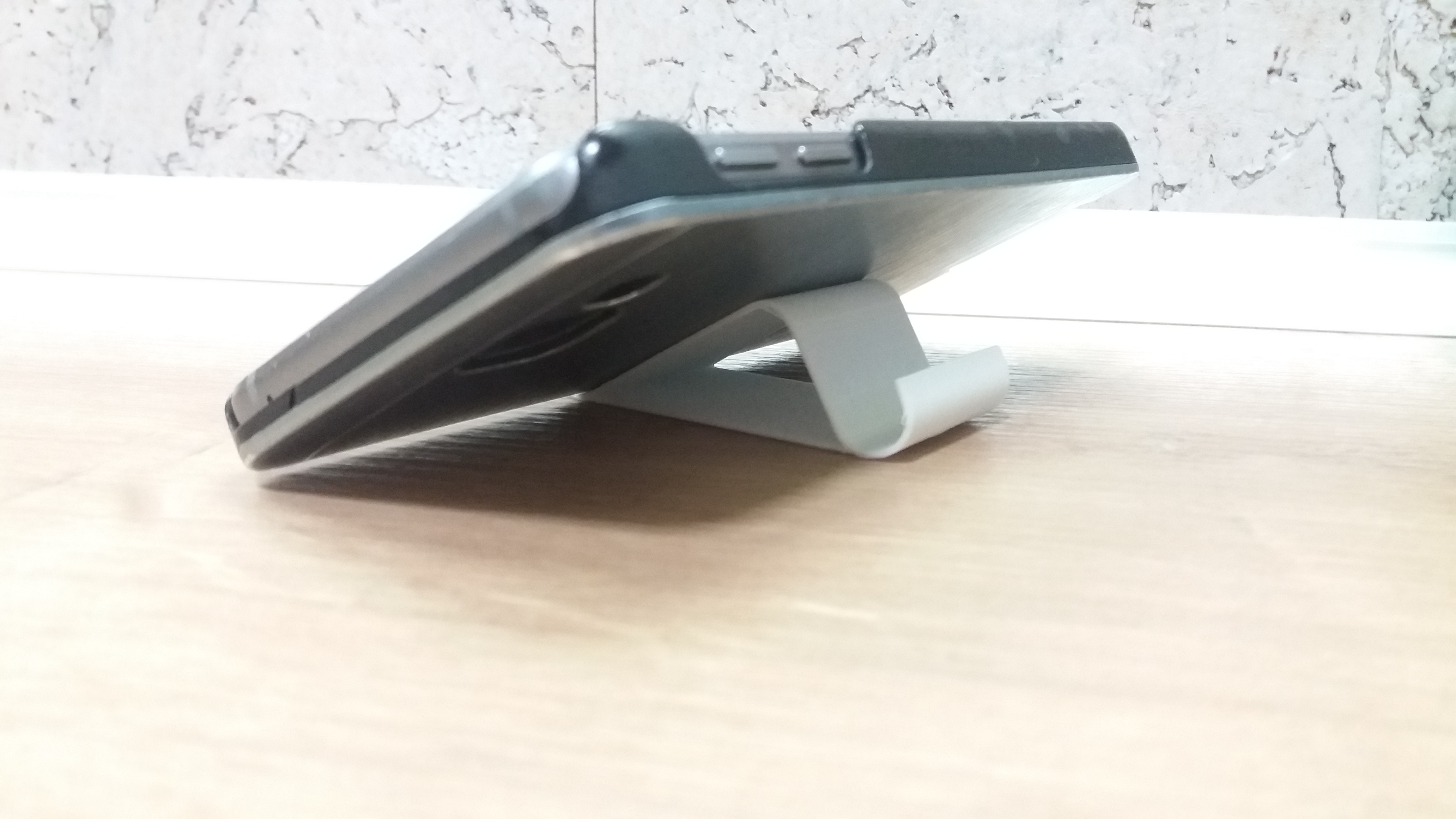 Akıllı telefon standı "hızlı" (Plastik Aparattır!!!)