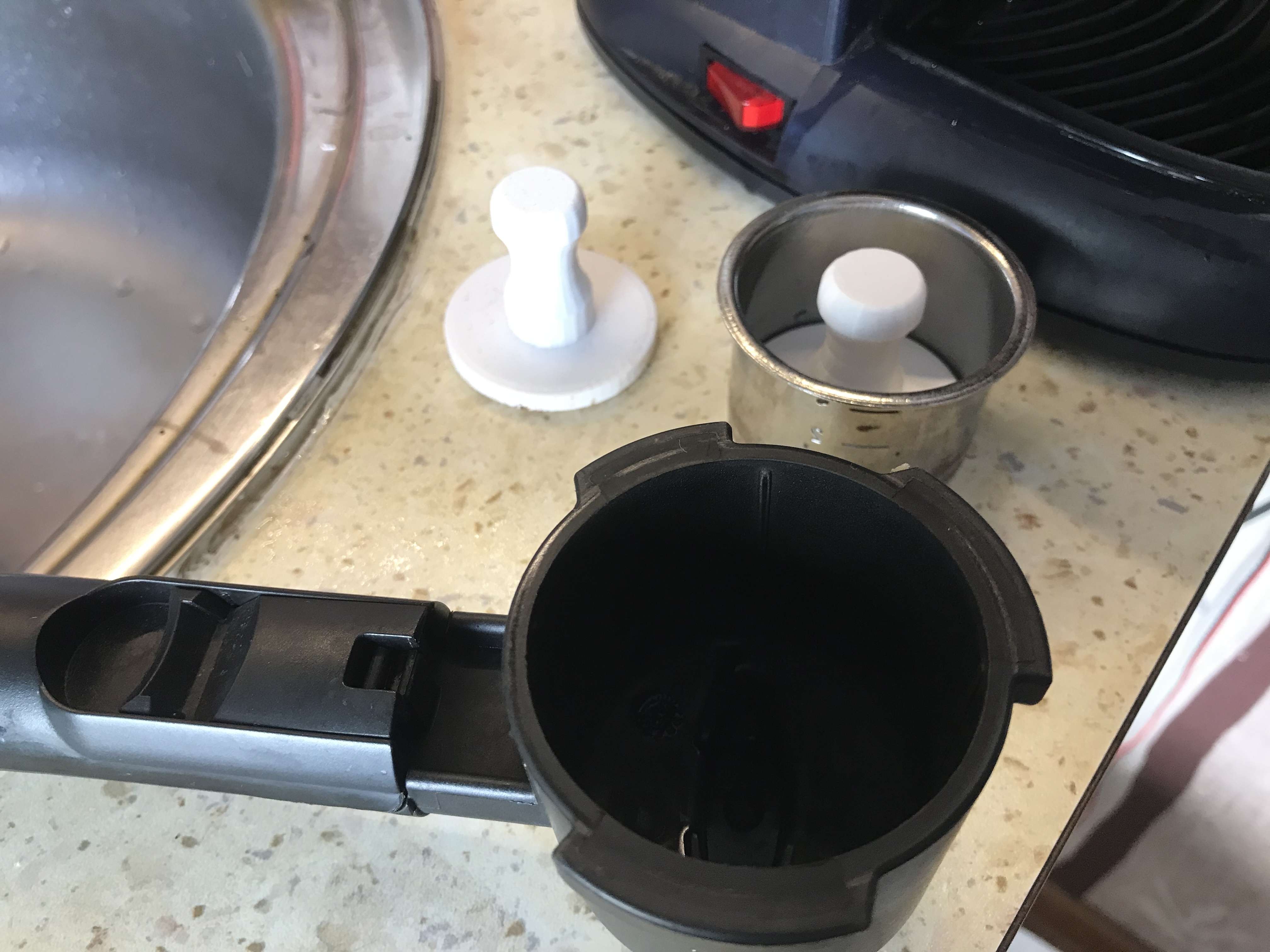 Delonghi EC5 Kahve Makinesi için Kaşık ve Tumper (Pres) Tutucu (Plastik Aparattır!!!)