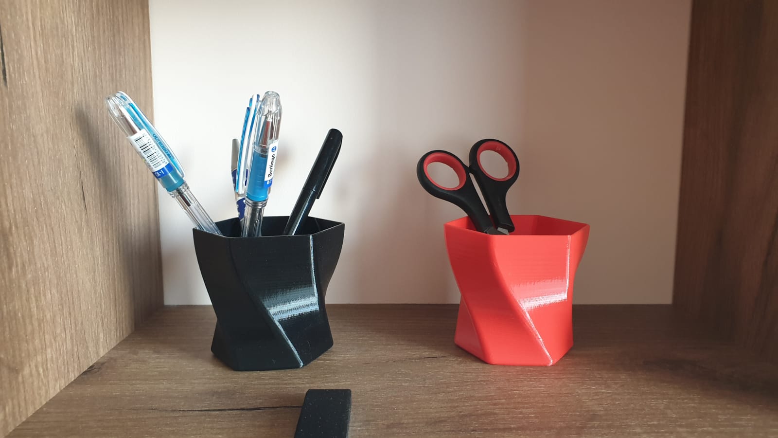 Küçük eşyalar için bir bardak (Plastik Aparattır!!!)