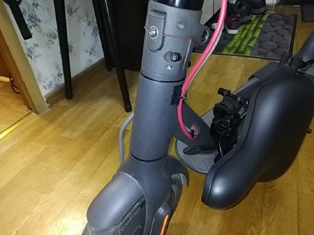 Xiaomi M365 için kablo sabitleme (Plastik Aparattır!!!) Xiaomi M365 için kablo sabitleme (Plastik Aparattır!!!)