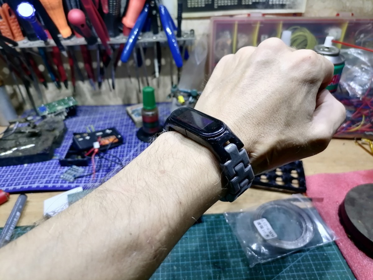 Xiaomi MI Band 5 için kayış. (Plastik Aparattır!!!) Xiaomi MI Band 5 için kayış. (Plastik Aparattır!!!)