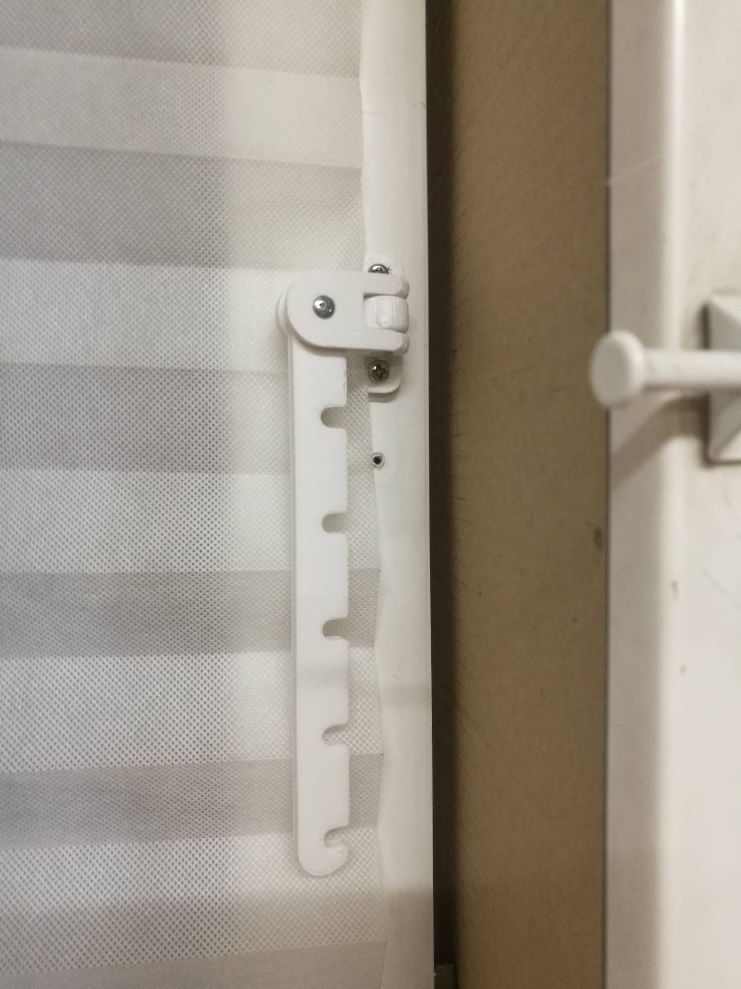 Plastik pencereler için kelepçe (Plastik Aparattır!!!)