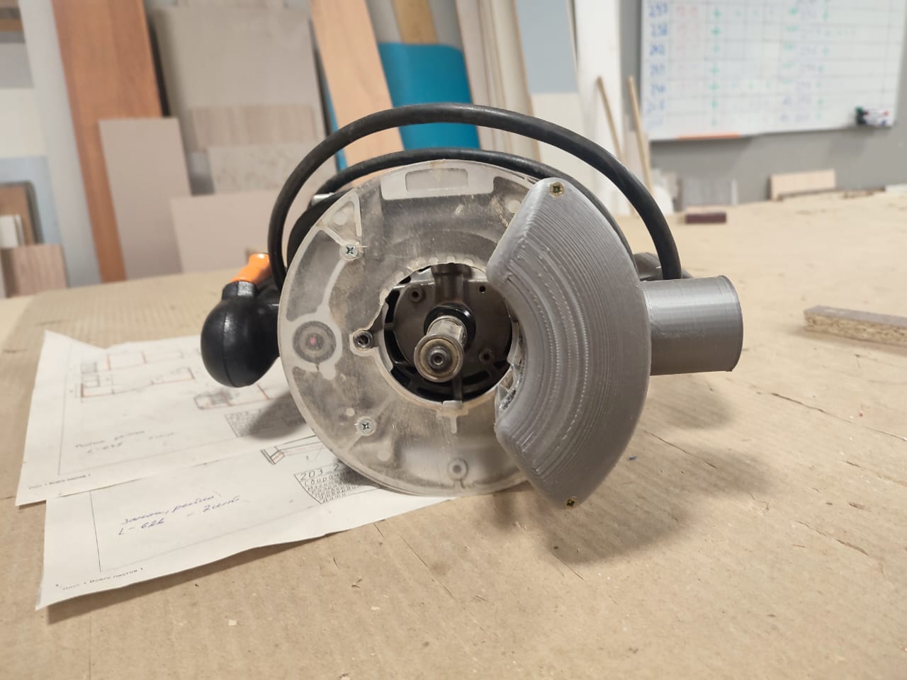 Elektrikli süpürge için MAKITA 3612c yönlendirici eklentisi. (Plastik Aparattır!!!)
