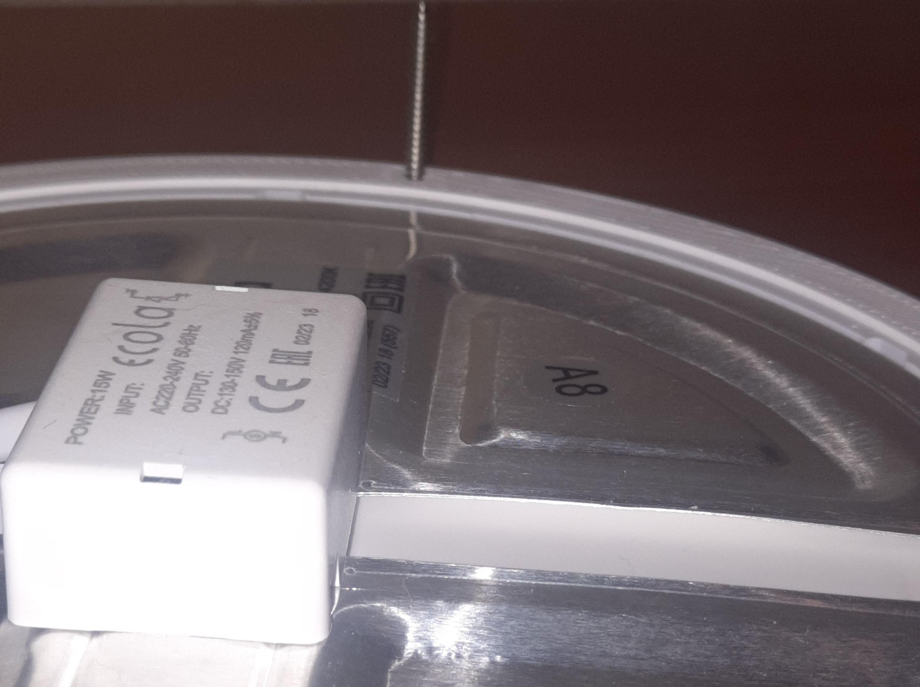 Entegre bir yapılı -LED DARV15ELC LED için gövde, kendi kendine dokunma vidasında sabitleme ile (Plastik Aparattır!!!)