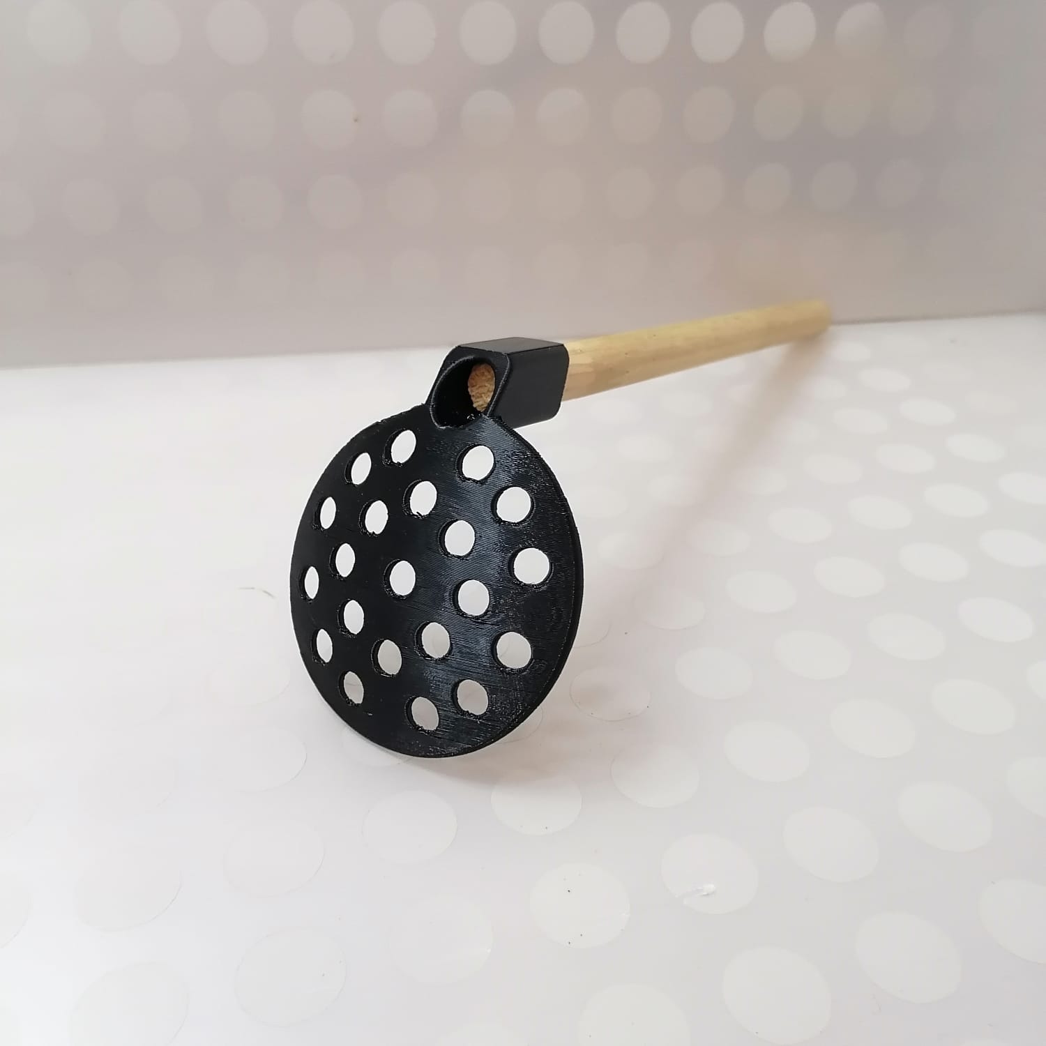 Kepçe balık tutuyor (Plastik Aparattır!!!)