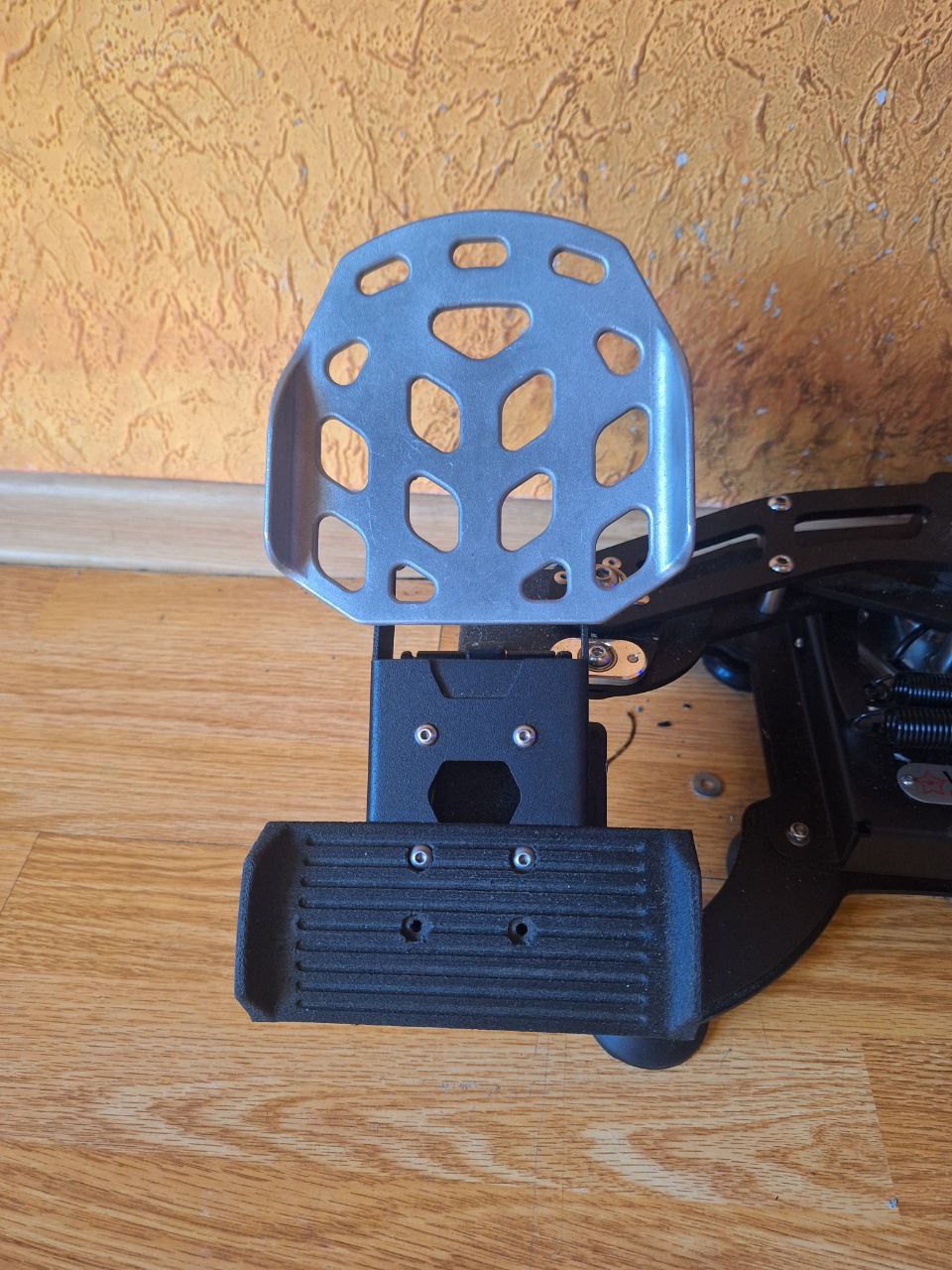 Virpil Ace, interceptor pedalına (Plastik Aparattır!!!)