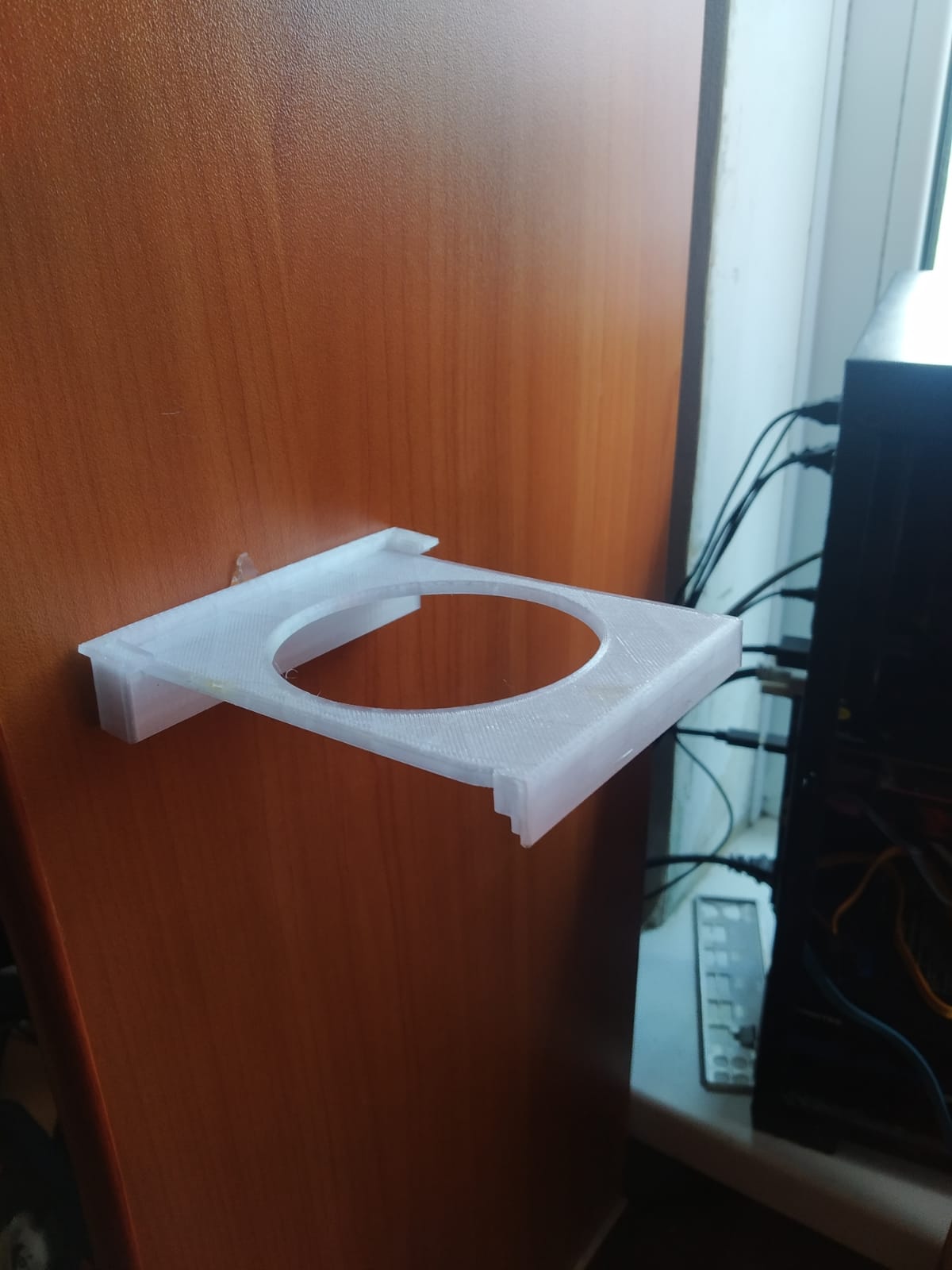 Dikey arabada bardak tutucu (Plastik Aparattır!!!)