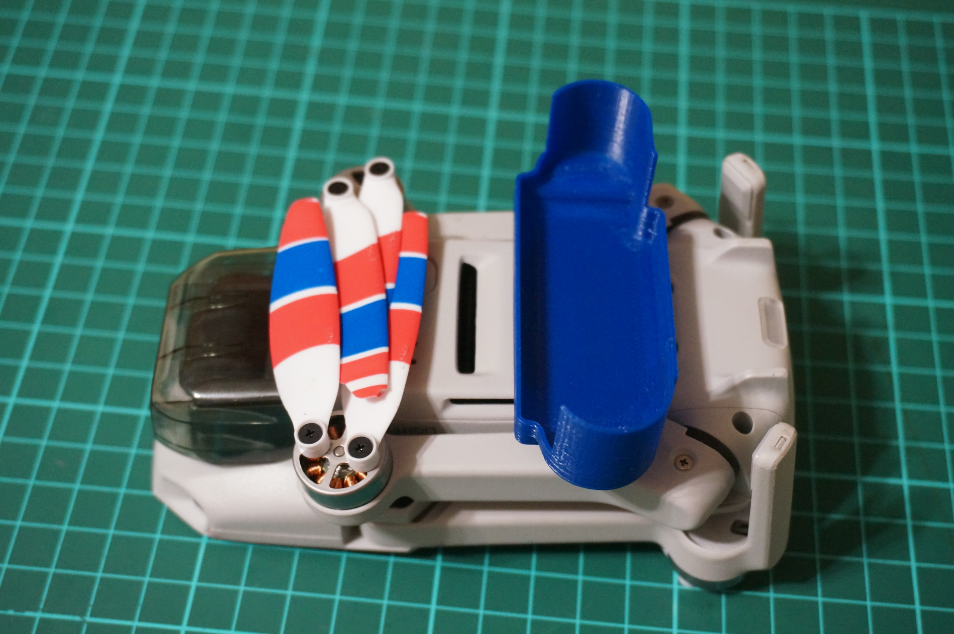 DJI Mini Uzaktan Kumanda Tutucu, Kanat Bıçaklar (Plastik Aparattır!!!) DJI Mini Uzaktan Kumanda Tutucu, Kanat Bıçaklar (Plastik Aparattır!!!)
