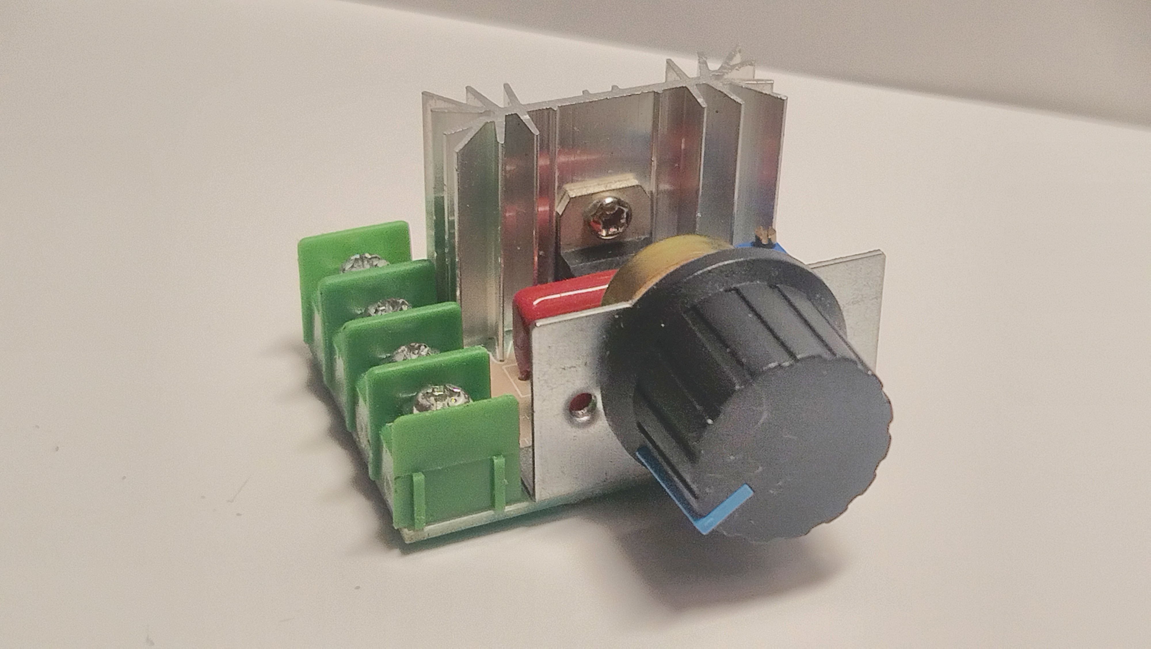 Voltaj regülatörü mahfazası (dimer) (Plastik Aparattır!!!)