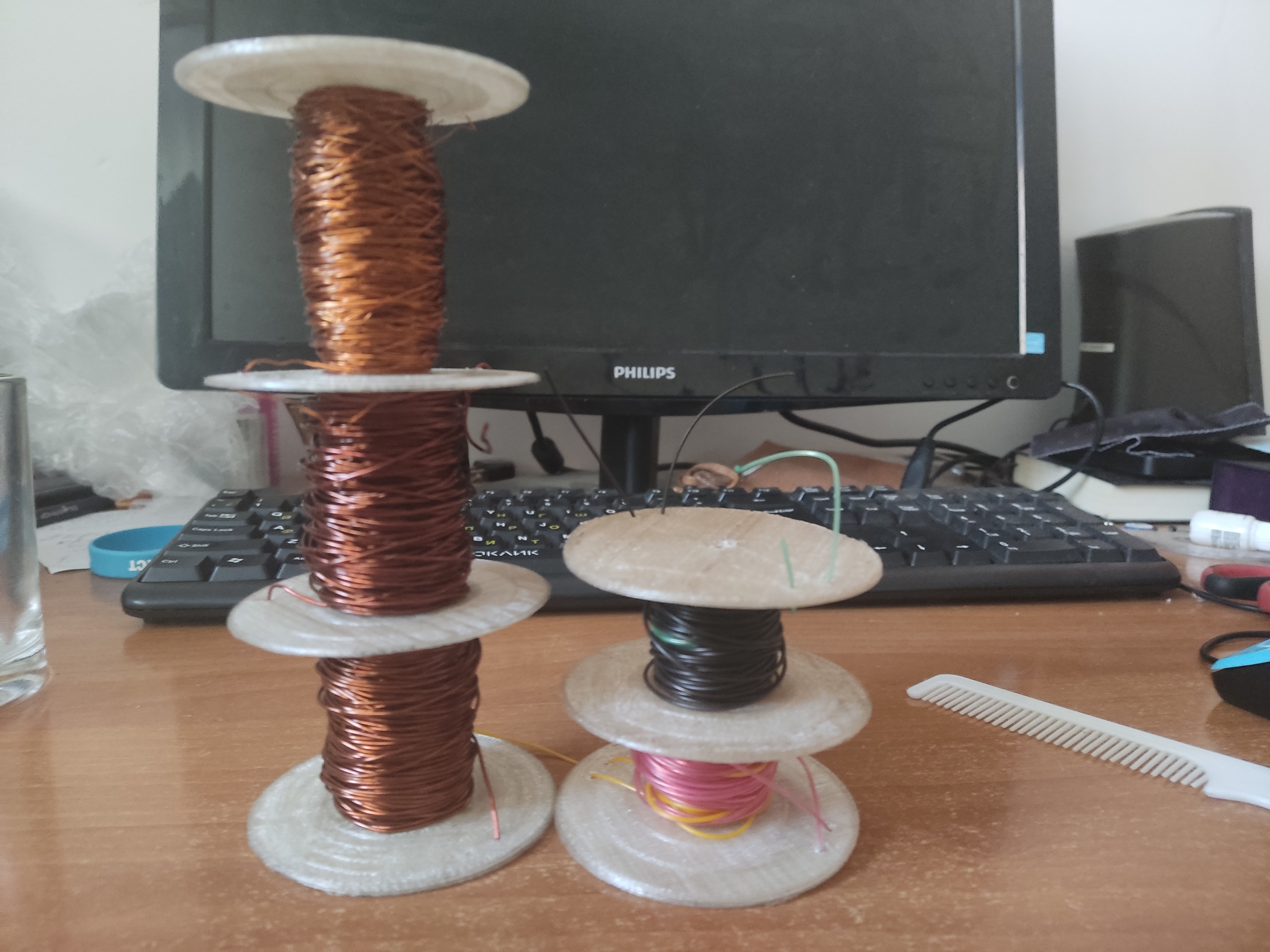 Bir radyo amatör veya balıkçı için çok bölümlü bir bobin. (Plastik Aparattır!!!)