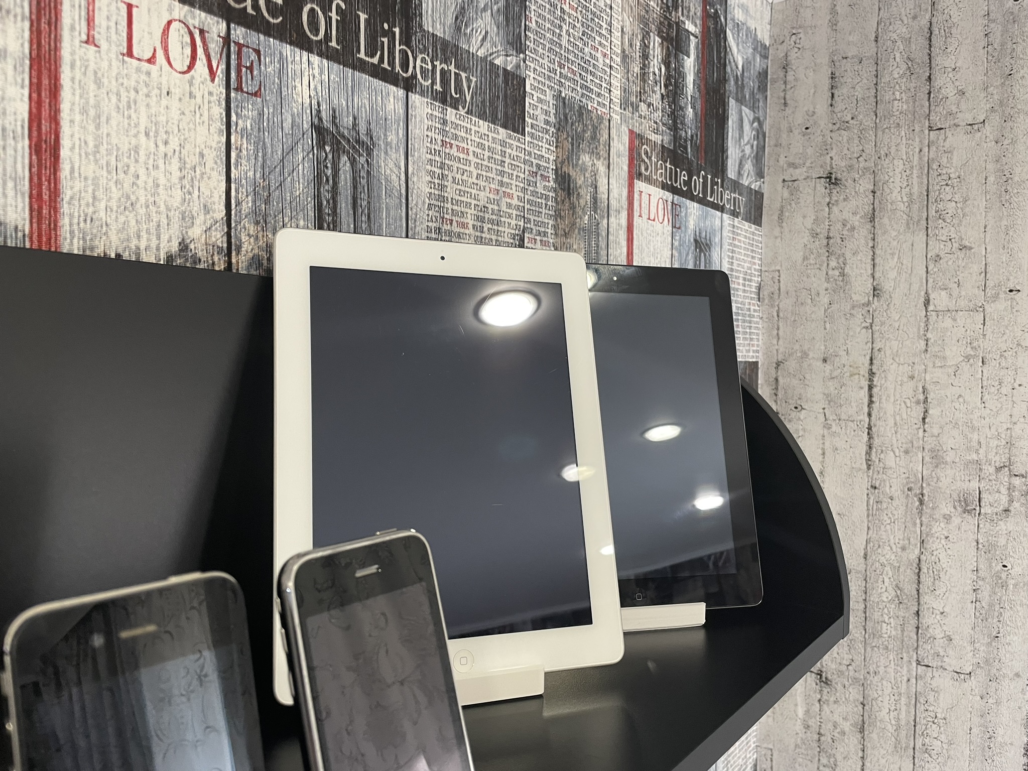 Orijinal Dock iPad 2/3/4 bir kopyası (Plastik Aparattır!!!)