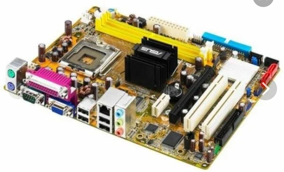 ASUS P5GC-MX üzerinde arka panel (Plastik Aparattır!!!)