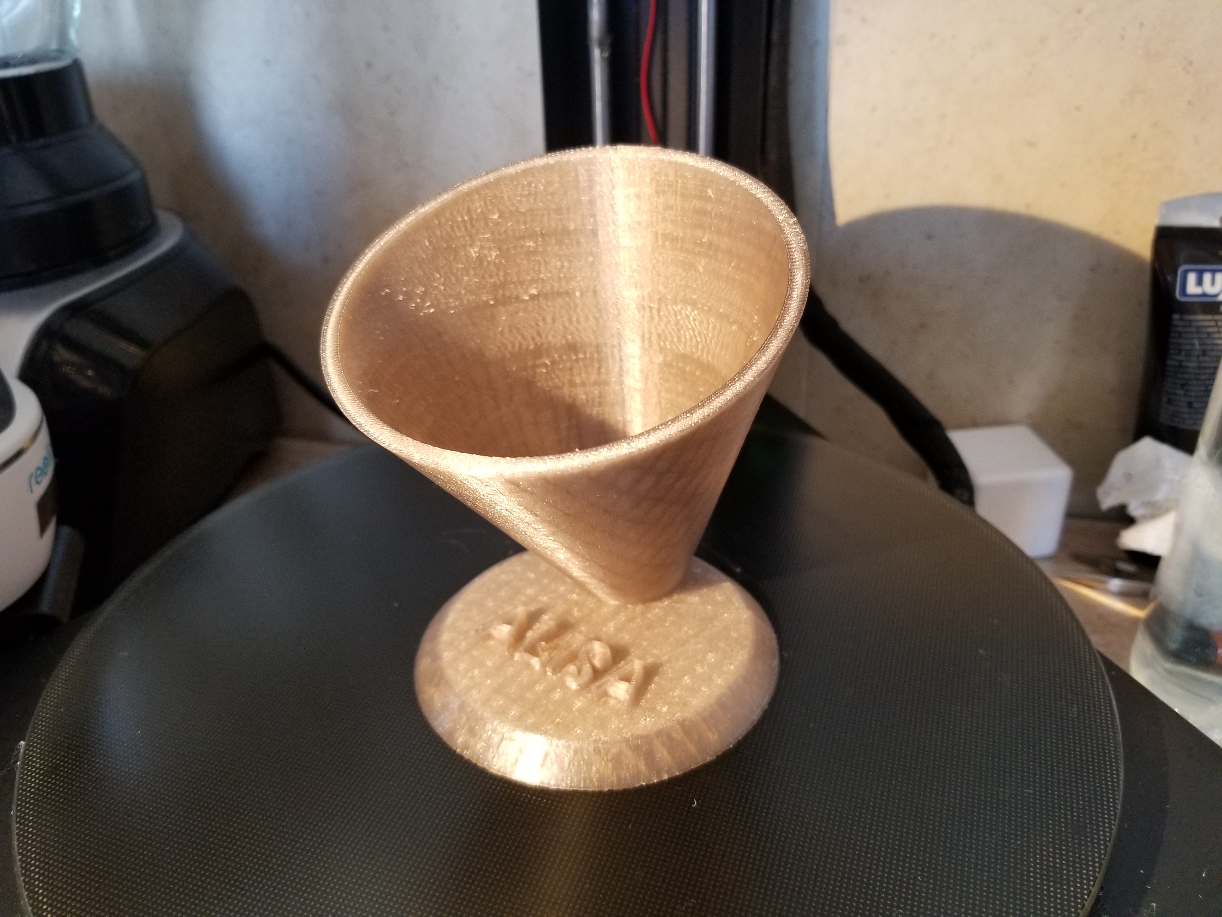 Akıllı hoparlör Alice için masa standı. (Plastik Aparattır!!!)