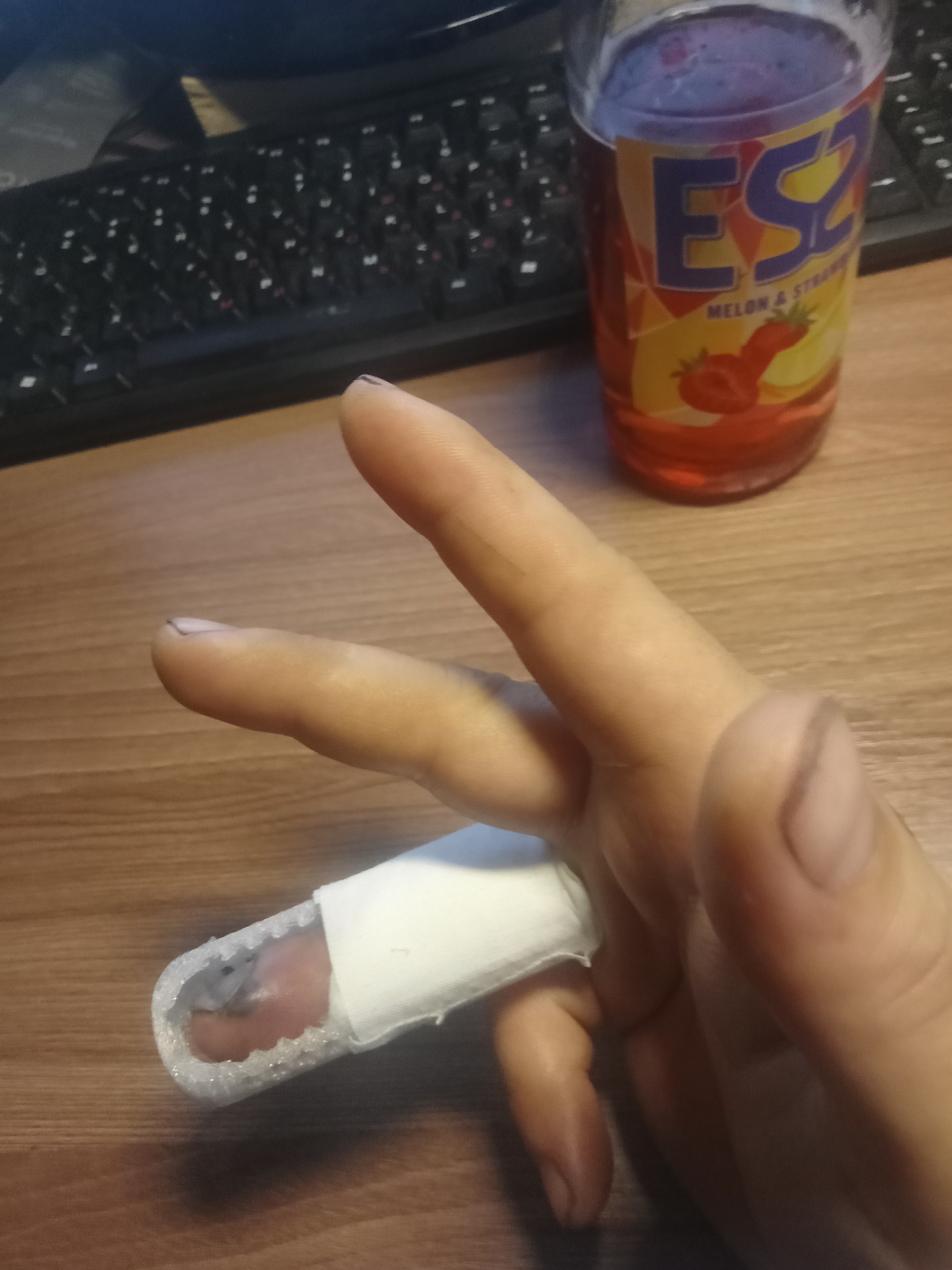 80 mm parmak için ortoz (Plastik Aparattır!!!) 80 mm parmak için ortoz (Plastik Aparattır!!!)