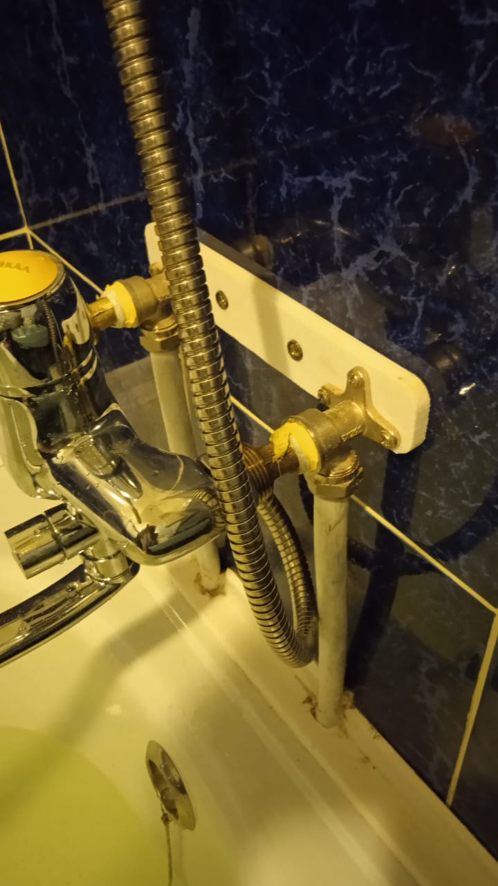 Banyoda mikser için montaj çubuğu (Plastik Aparattır!!!)