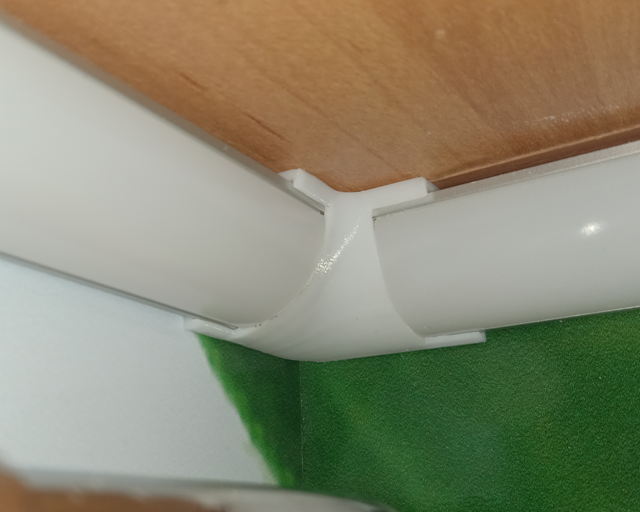 LED bandın profili için köşe konnektörü (16x16). İç ve dış açı. (Plastik Aparattır!!!)