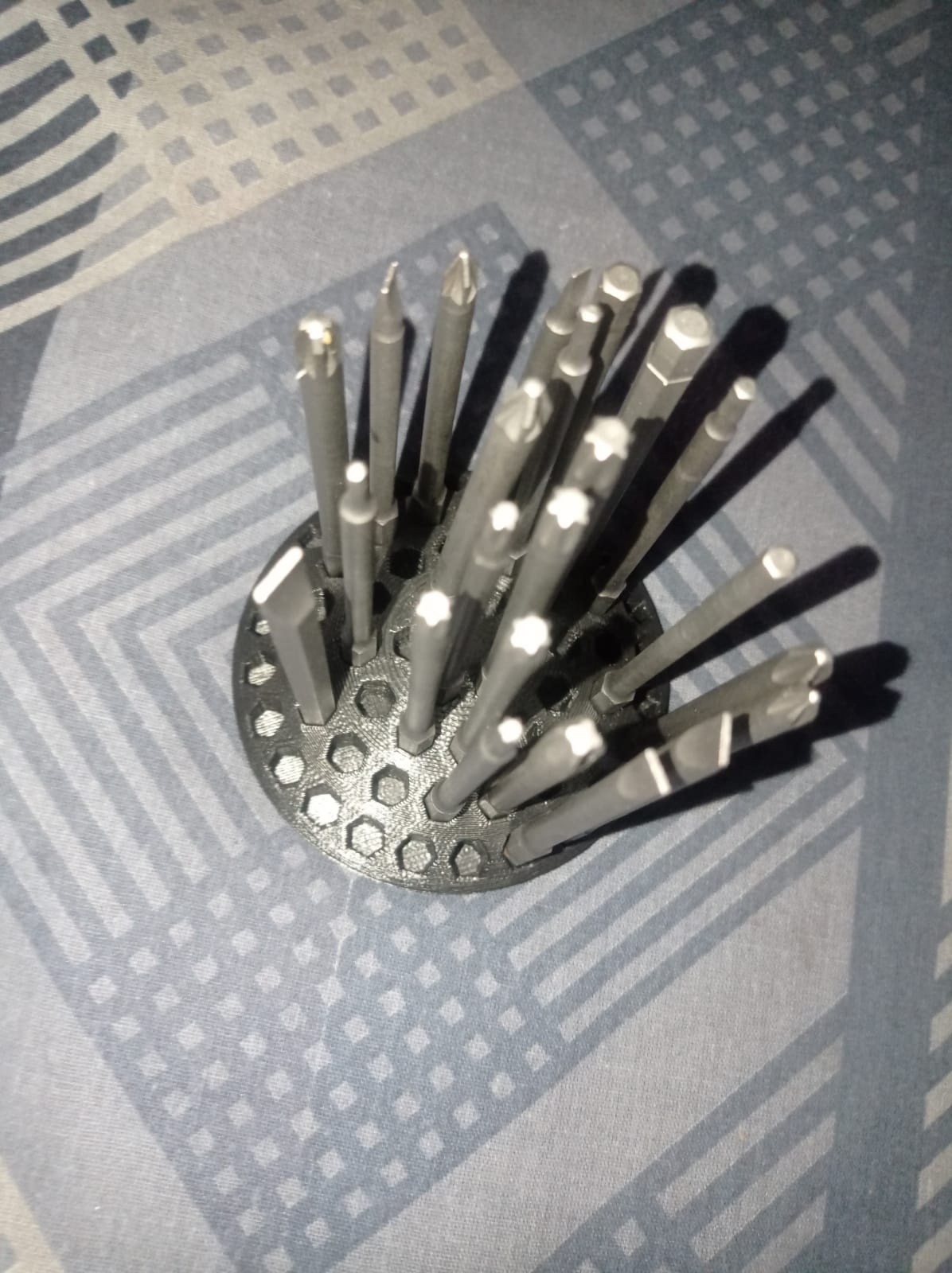 Bit Stand "Kirpi". (Plastik Aparattır!!!)