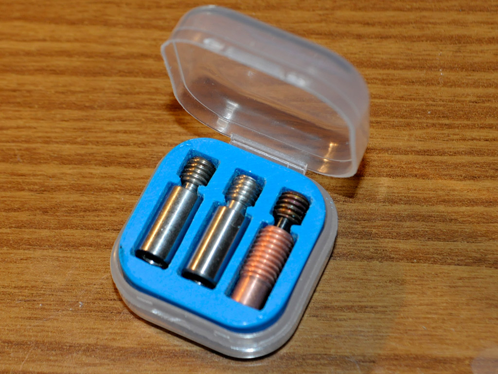 V6, nozullar ve termal piller için kutu (Plastik Aparattır!!!)