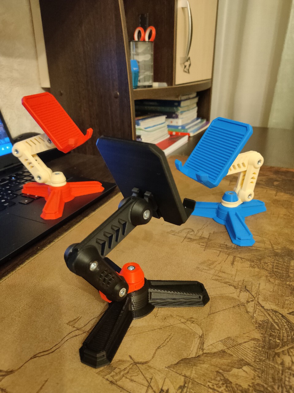 Bir telefon için üst. (Plastik Aparattır!!!)