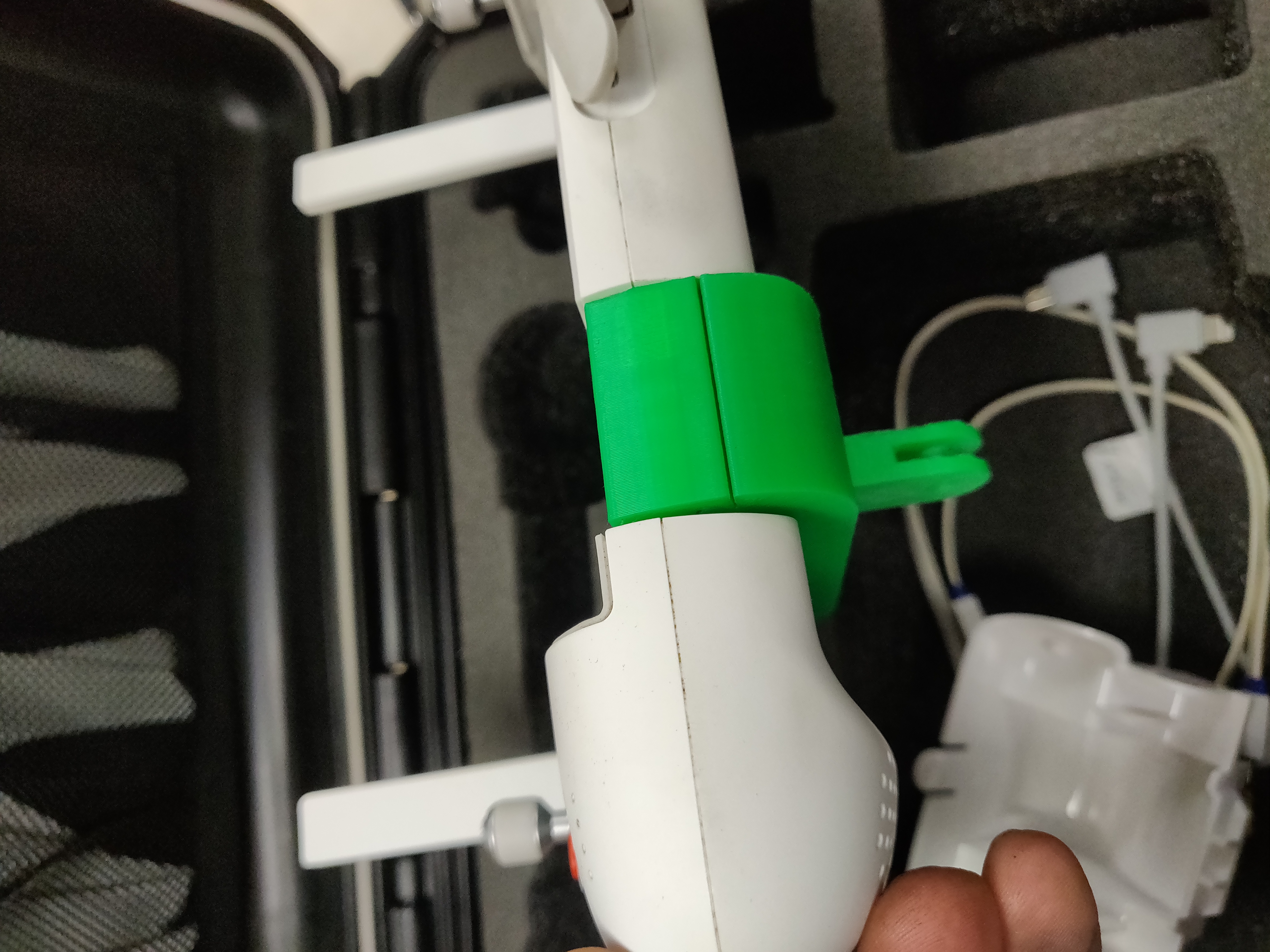 Fimi X8SE Quadrocopter uzaktan kumandası için bağlantı elemanı (Plastik Aparattır!!!) Fimi X8SE Quadrocopter uzaktan kumandası için bağlantı elemanı (Plastik Aparattır!!!)