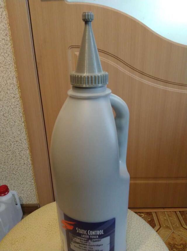 Bir şişe toner üzerinde yeni "spouts" (Plastik Aparattır!!!)