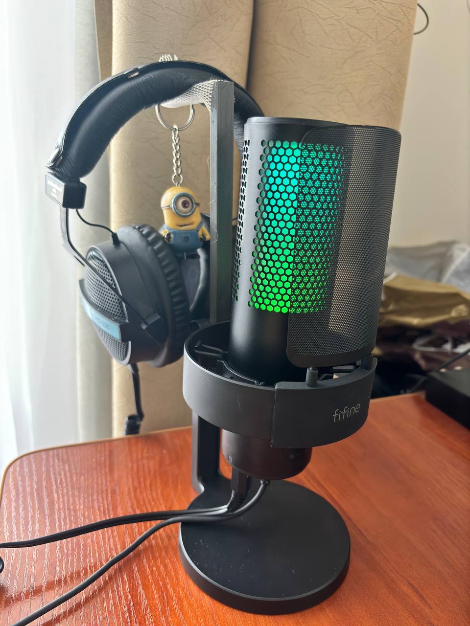 Mikrofon Fife RGB Mic A9'da kulaklık kulaklıkları (Plastik Aparattır!!!)