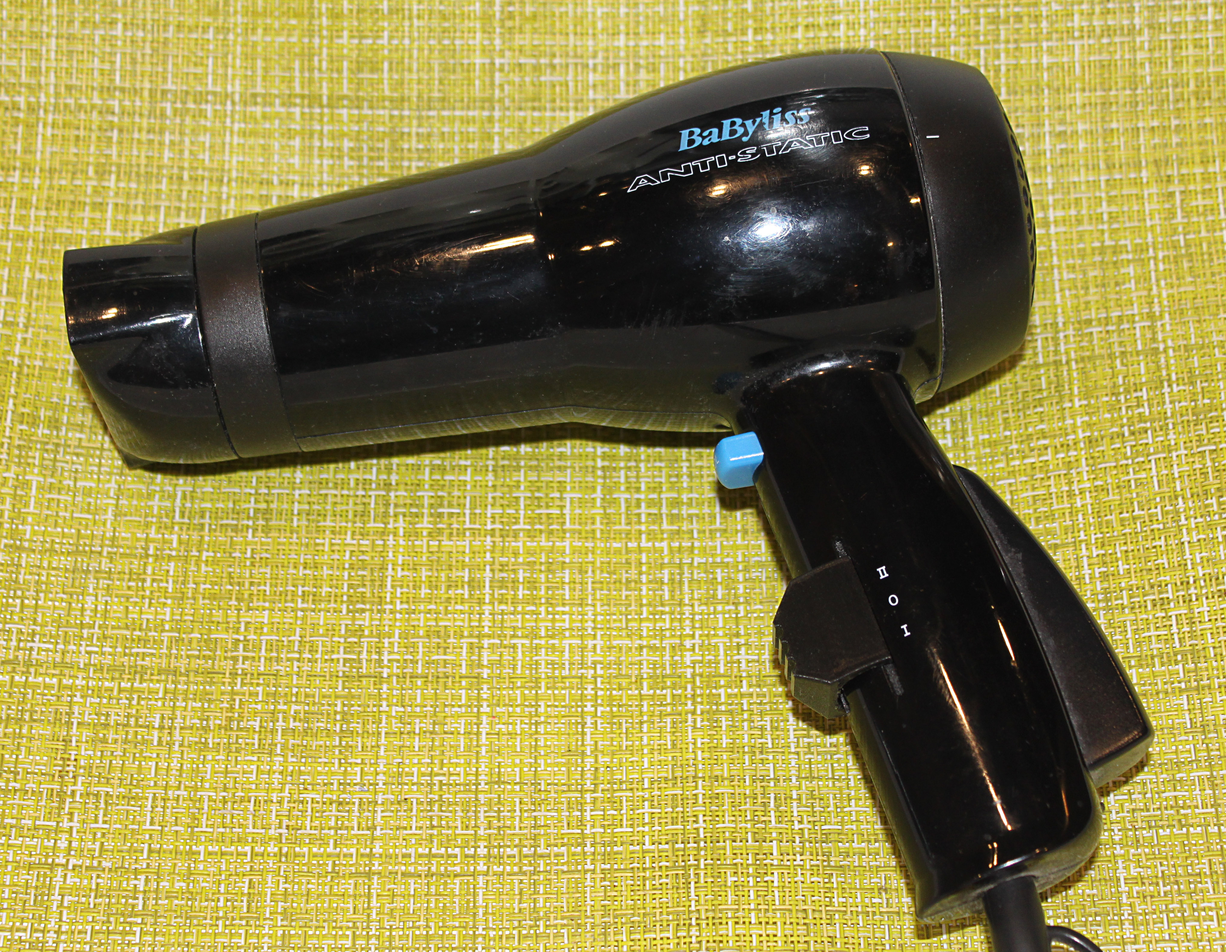 Babyliss saç kurutma makinesi (Plastik Aparattır!!!)