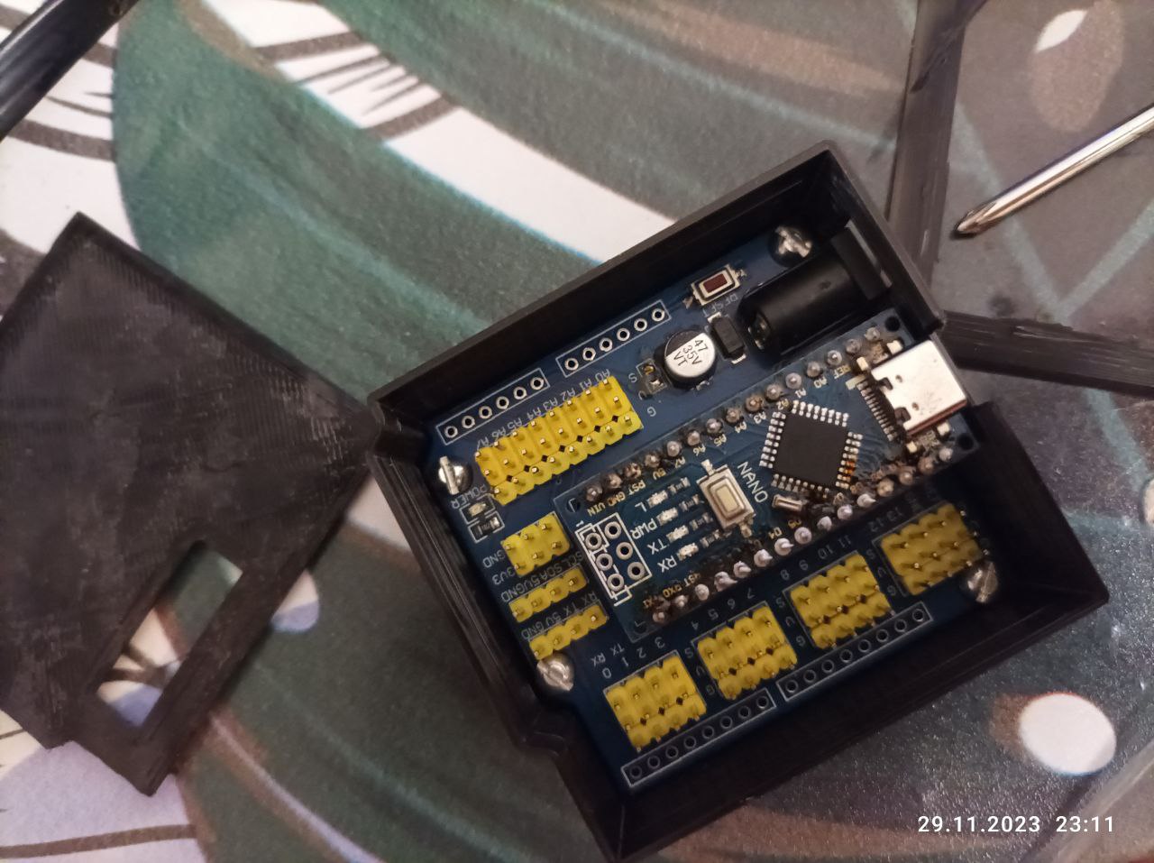 Shild Arduino nano altında kutu kutusu (Plastik Aparattır!!!)