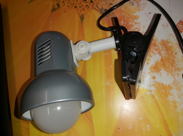 Lamba (Plastik Aparattır!!!) Lamba (Plastik Aparattır!!!)