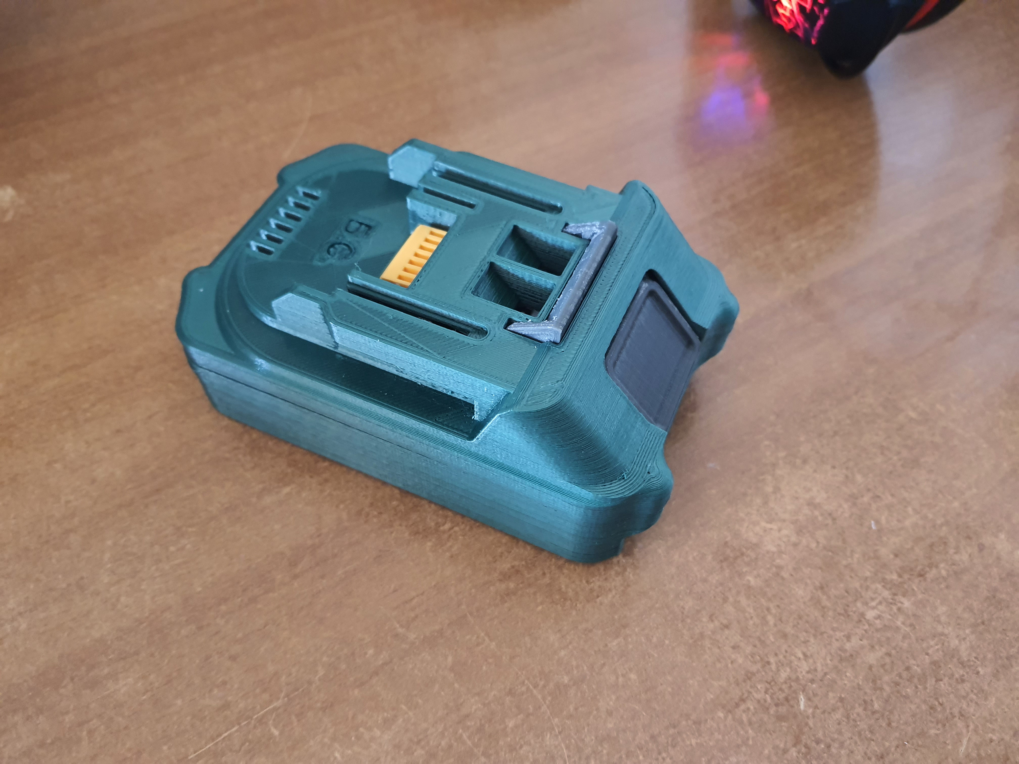 Makita BL1815N 18V AKB (Plastik Aparattır!!!)