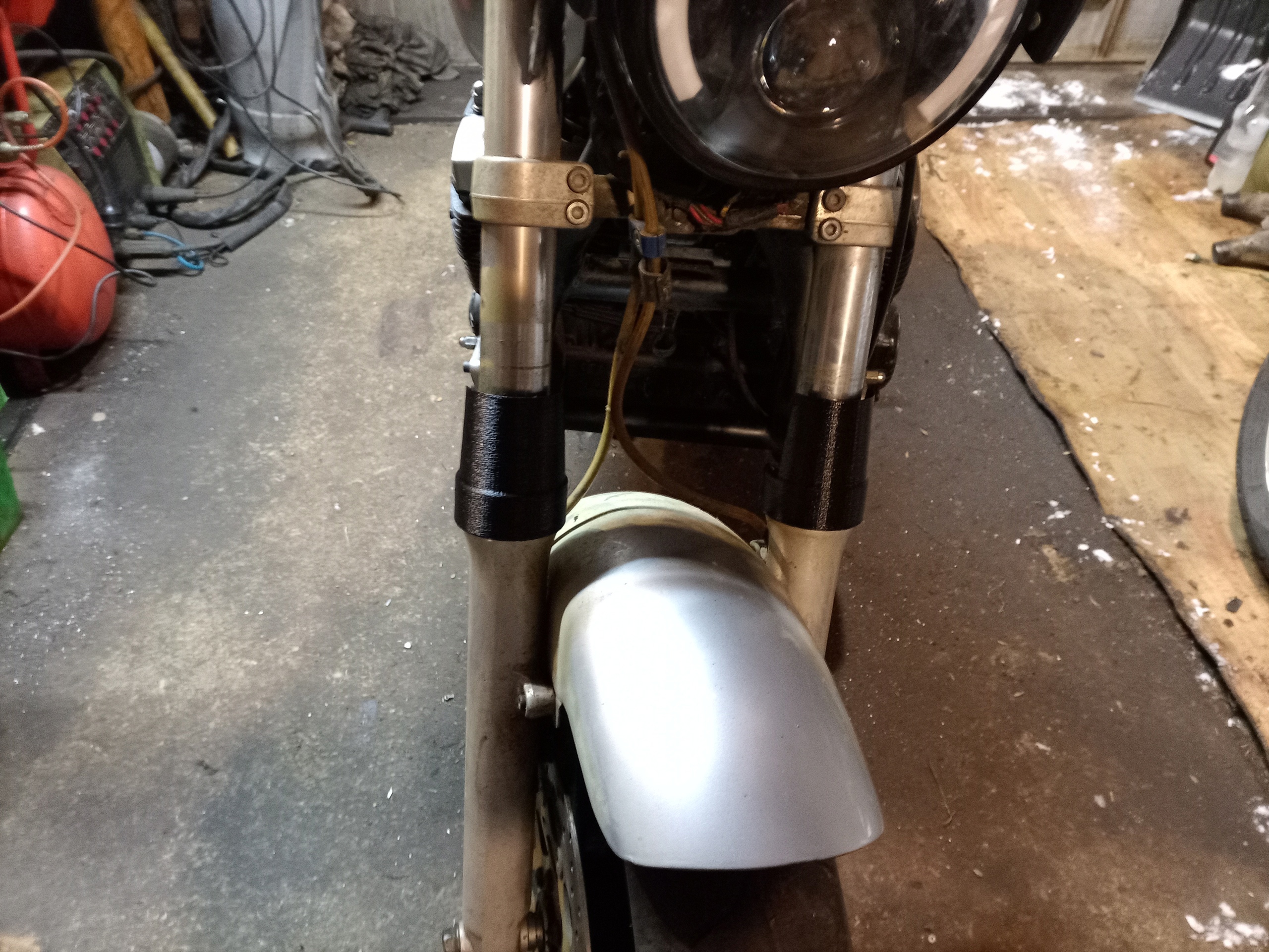 Motosiklet çatalının kaleminin anterlerinin korunması Yamaha xjr1200 (Plastik Aparattır!!!)