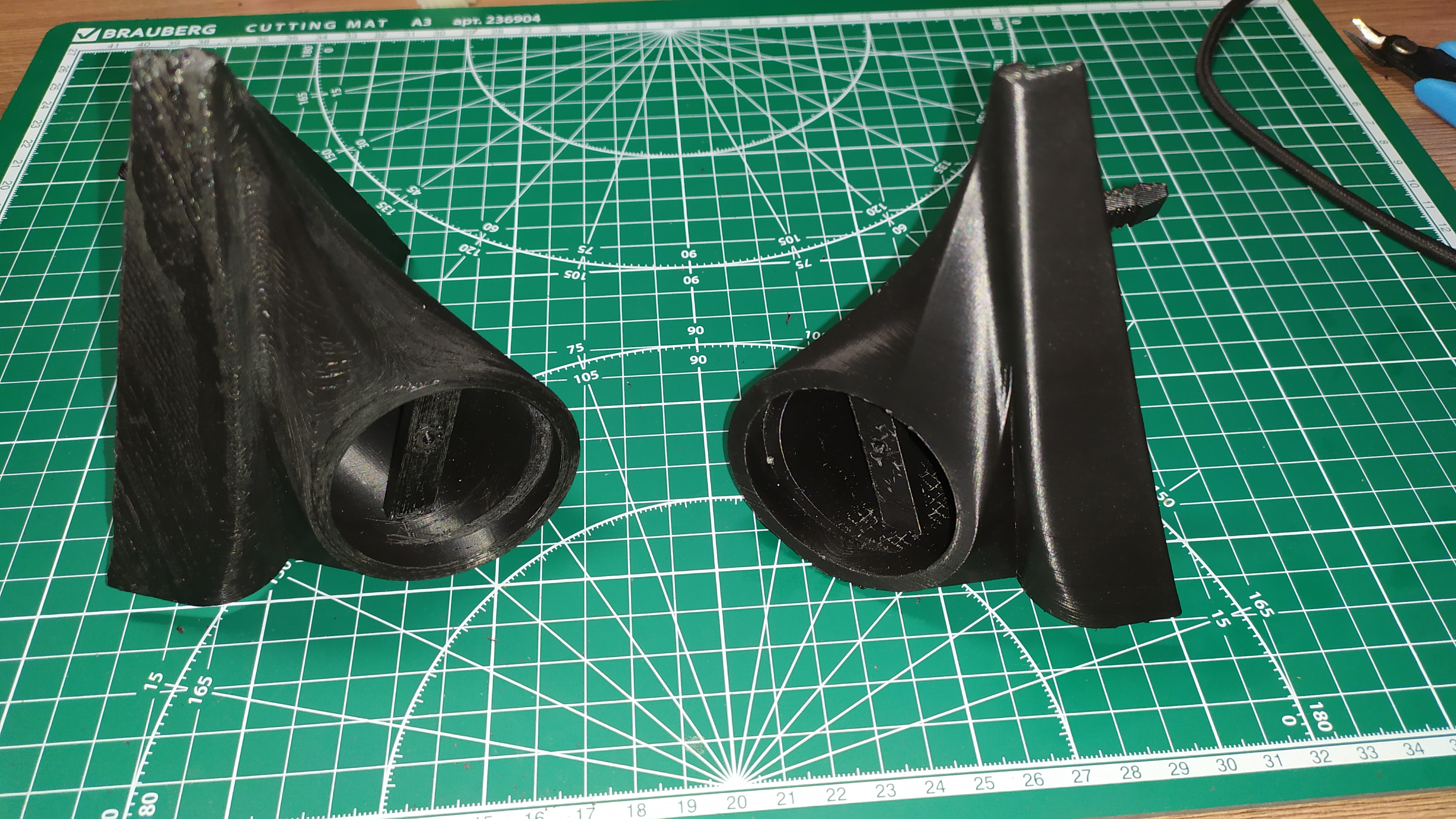 Ön kapı üçgeni Mercedes clk w208 (Plastik Aparattır!!!)