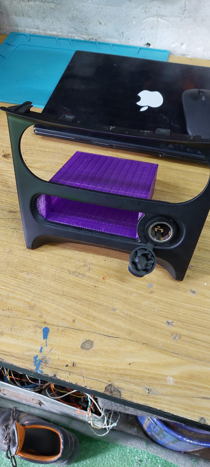 Raf Nissan Qashqai J10 telefonu için uzatıldı (Plastik Aparattır!!!) Raf Nissan Qashqai J10 telefonu için uzatıldı (Plastik Aparattır!!!)