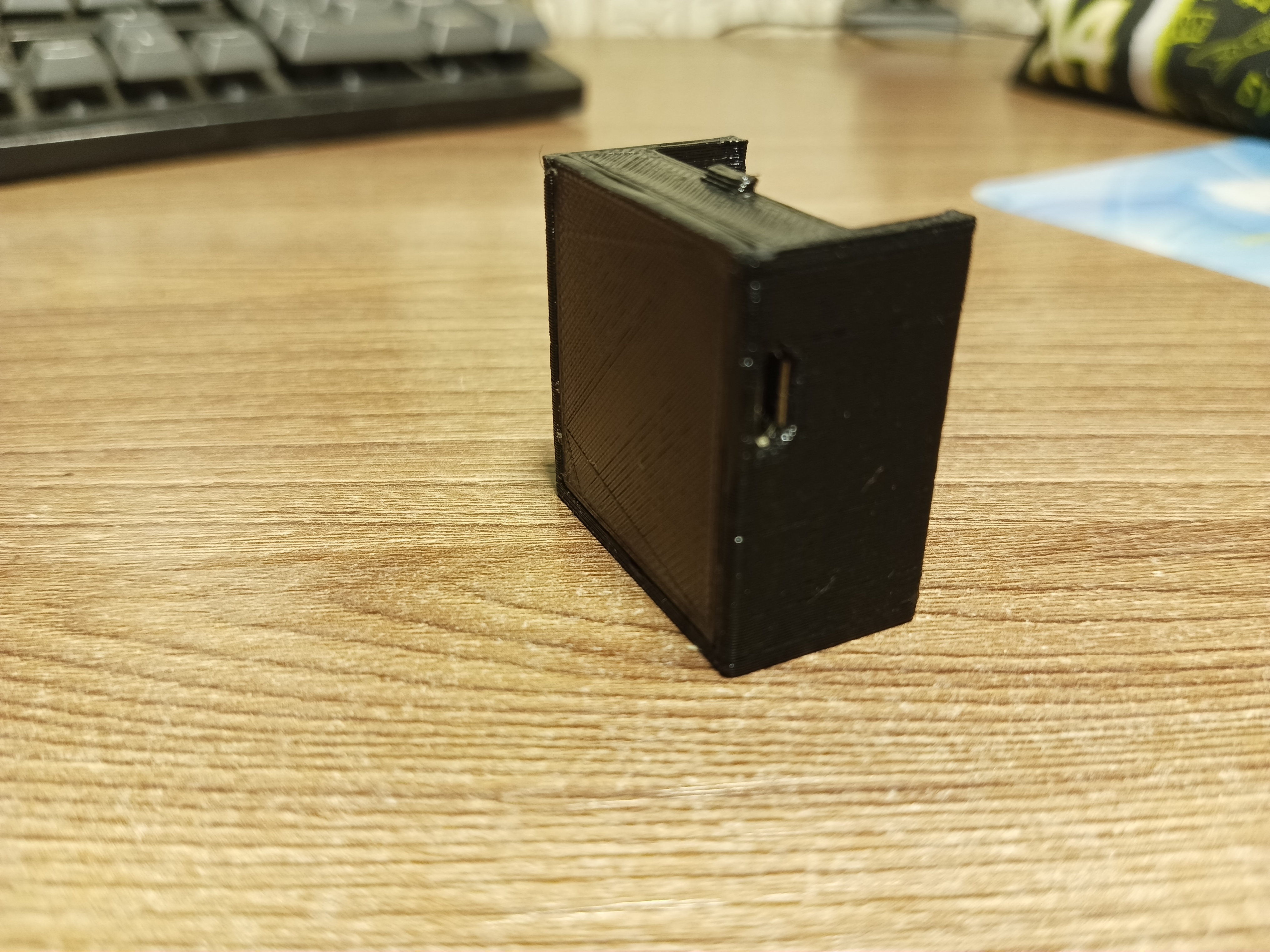 Eylem kamerası için PG1050'yi şarj etmek. PG1050 Eylem kamerası için şarj. (Plastik Aparattır!!!) Eylem kamerası için PG1050'yi şarj etmek. PG1050 Eylem kamerası için şarj. (Plastik Aparattır!!!)