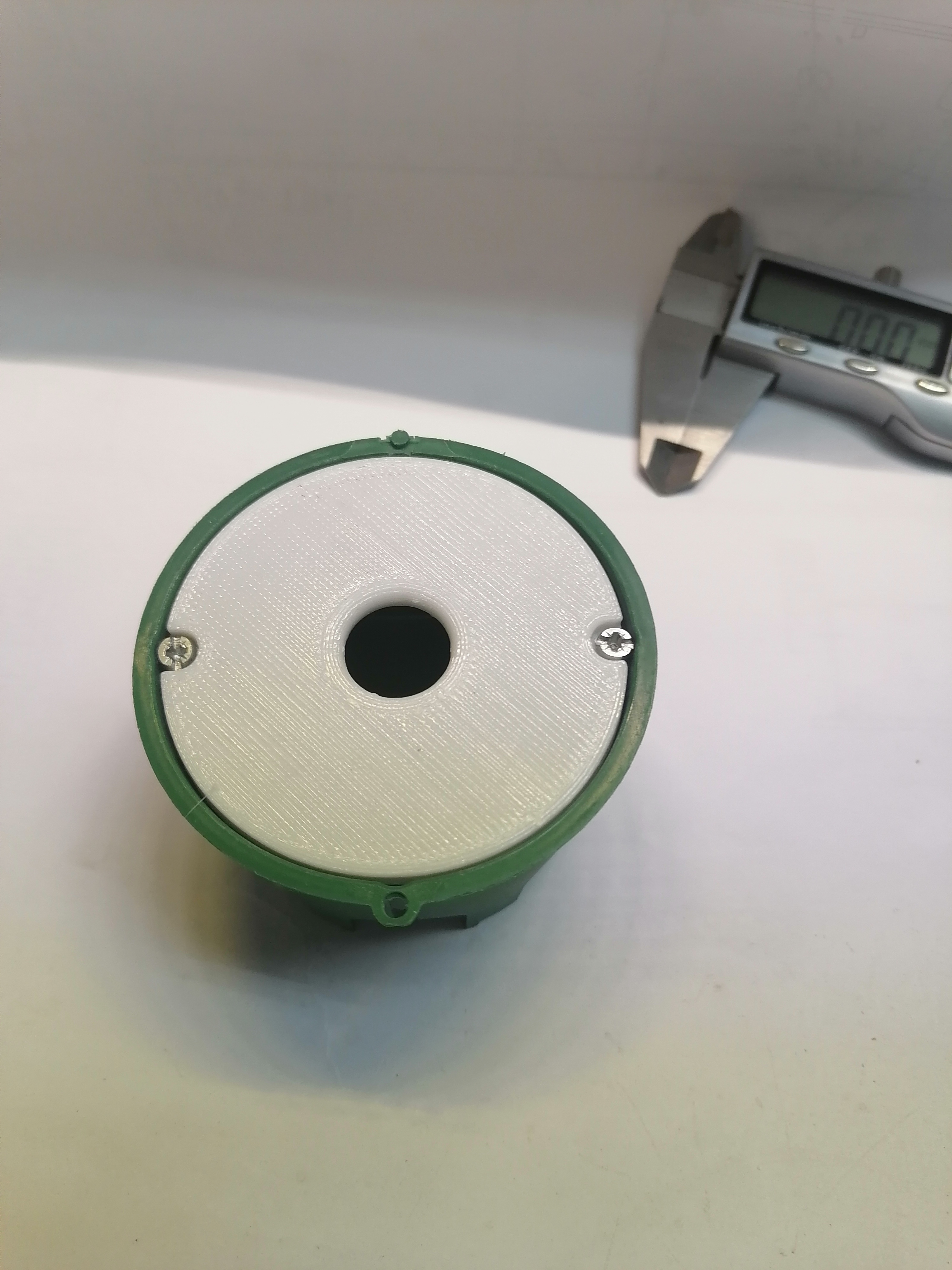 Soketi kapa. (Plastik Aparattır!!!)