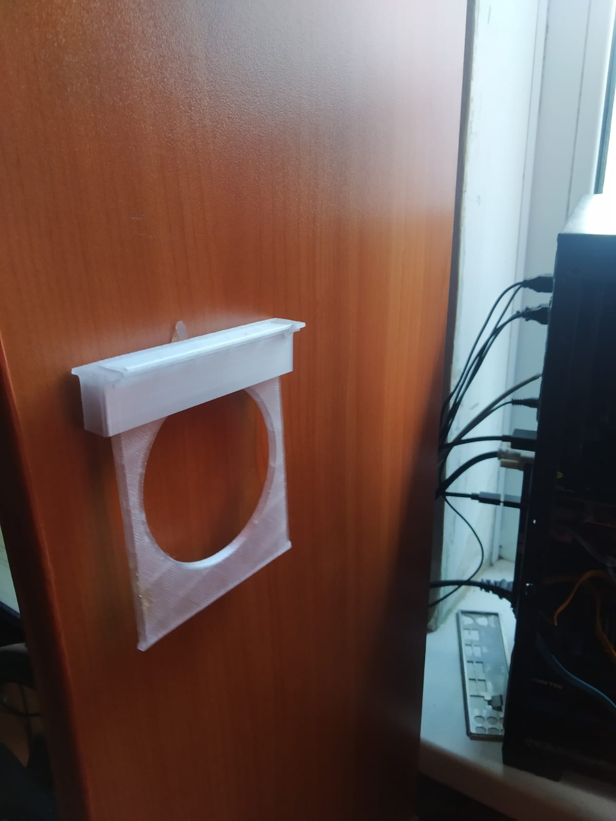 Dikey arabada bardak tutucu (Plastik Aparattır!!!)