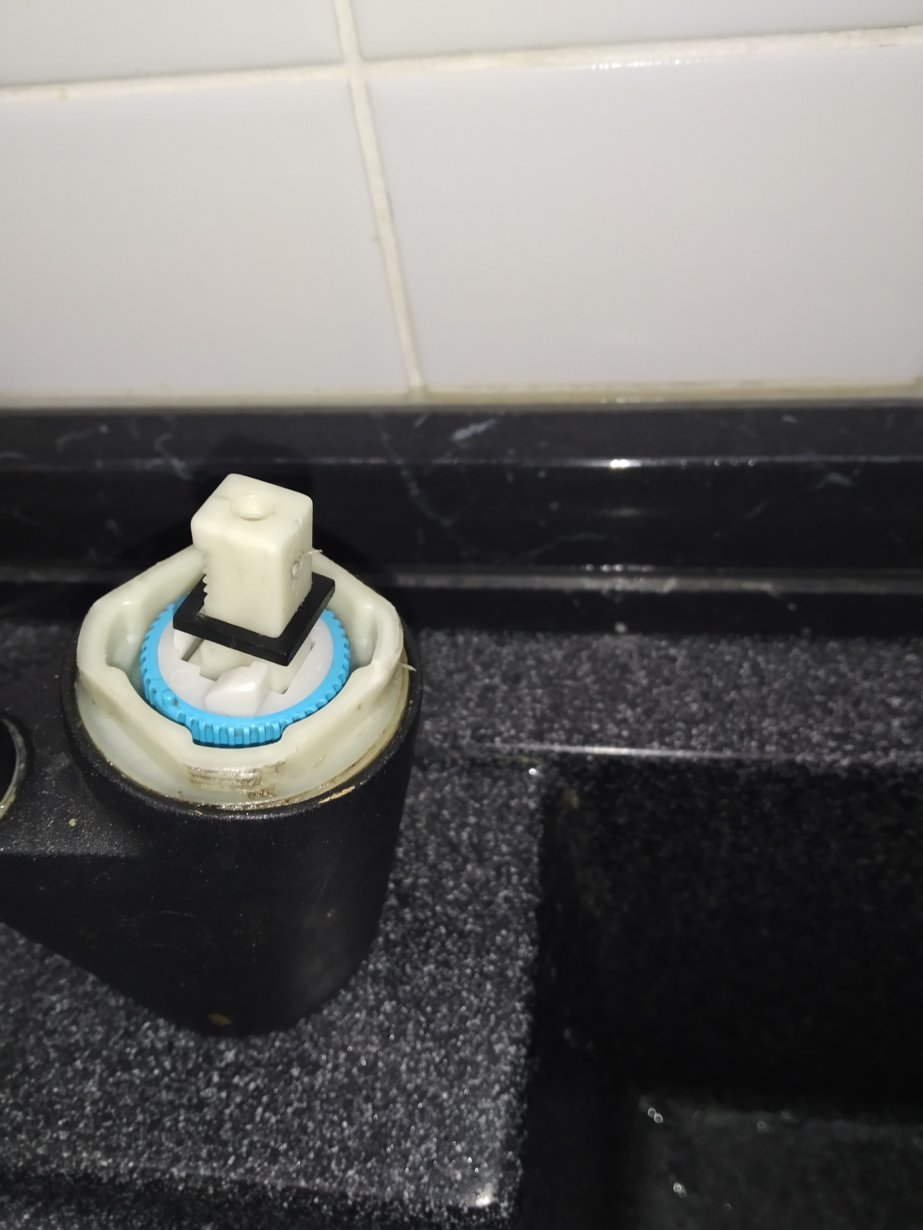 İtalyan musluğunun anahtarı (Plastik Aparattır!!!)