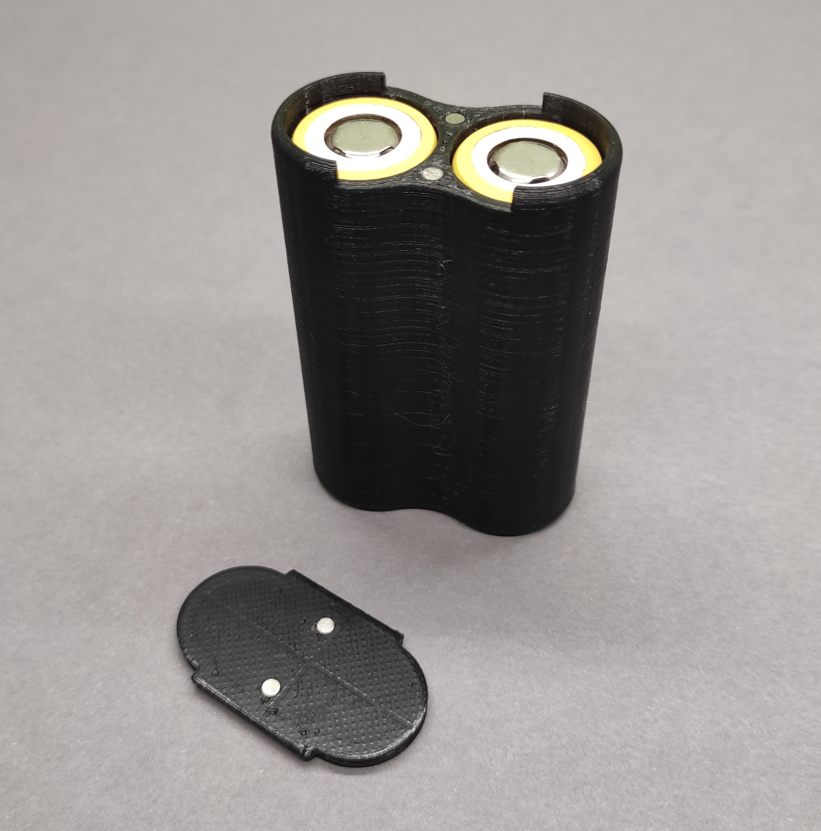 AKB 21700 için durum (Plastik Aparattır!!!)