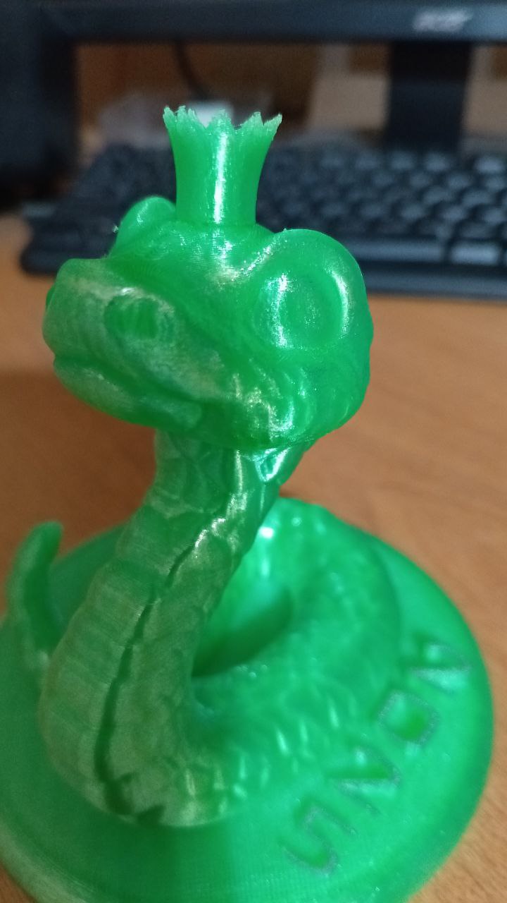 2025'in yılan sembolü (Plastik Aparattır!!!)