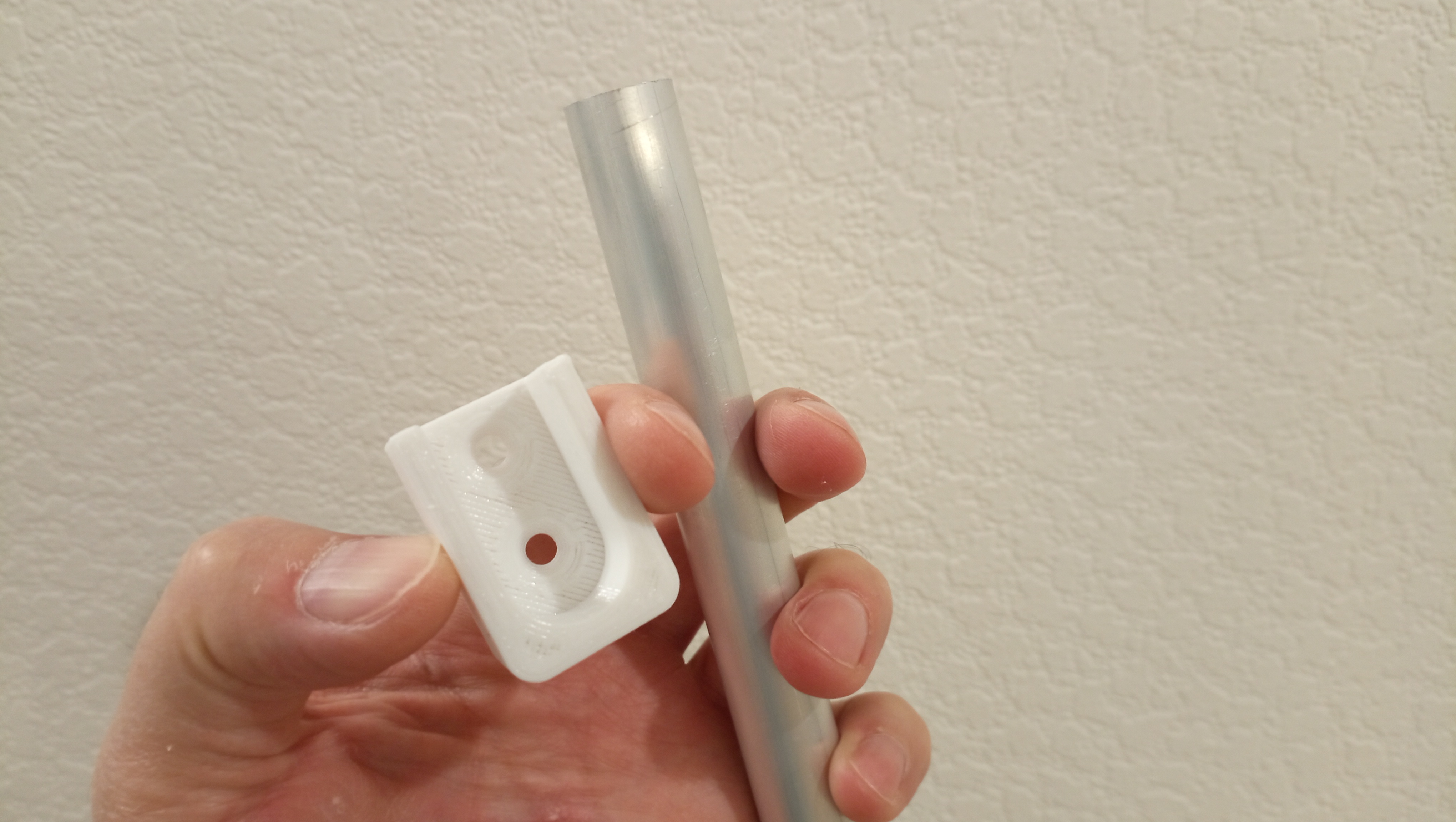 16 mm'ye kadar boru tutucu (çapraz çubuklar) (Plastik Aparattır!!!)