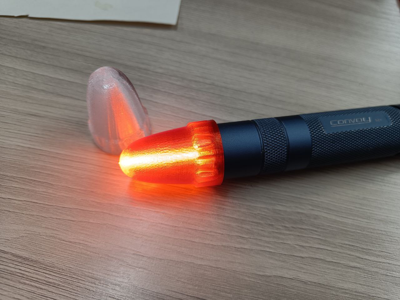 Konvoy S2 manuel el feneri (Plastik Aparattır!!!)