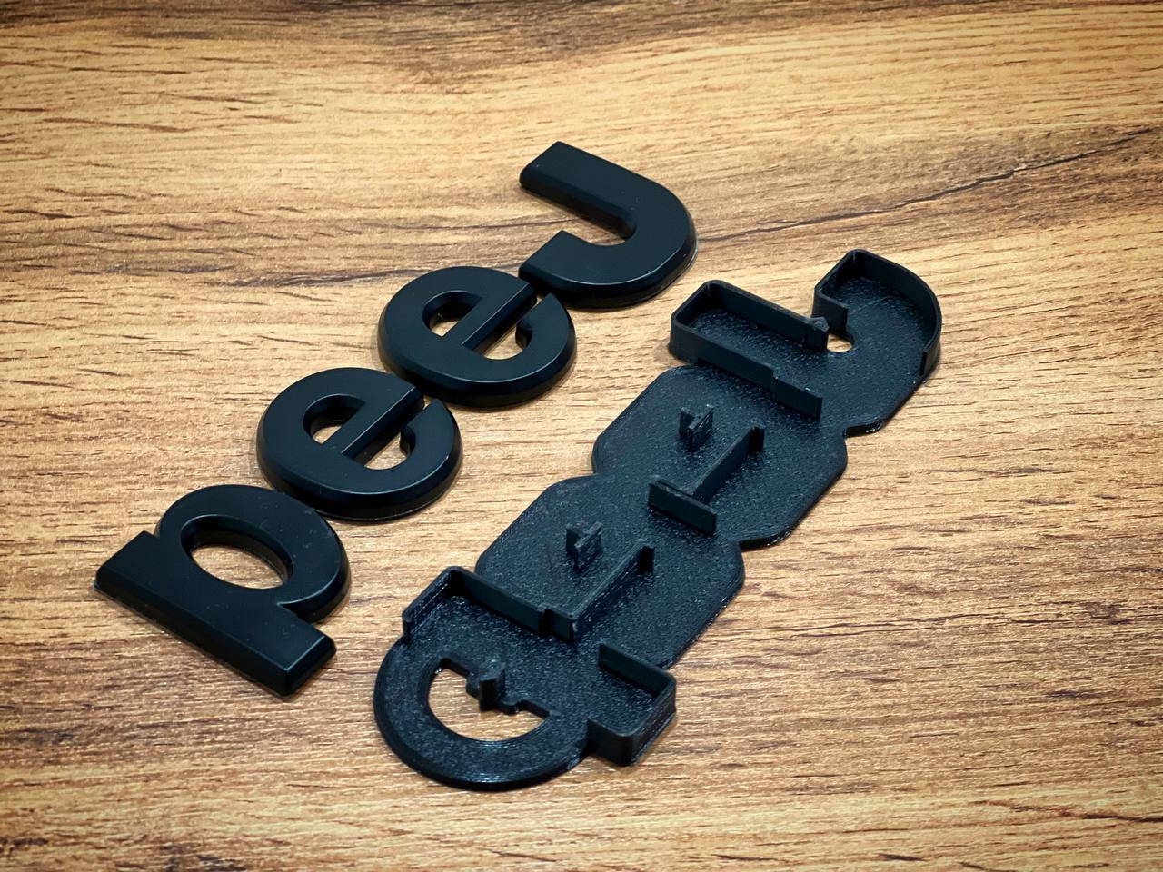 Kaputta Jeep Logo Şablonu (Plastik Aparattır!!!)